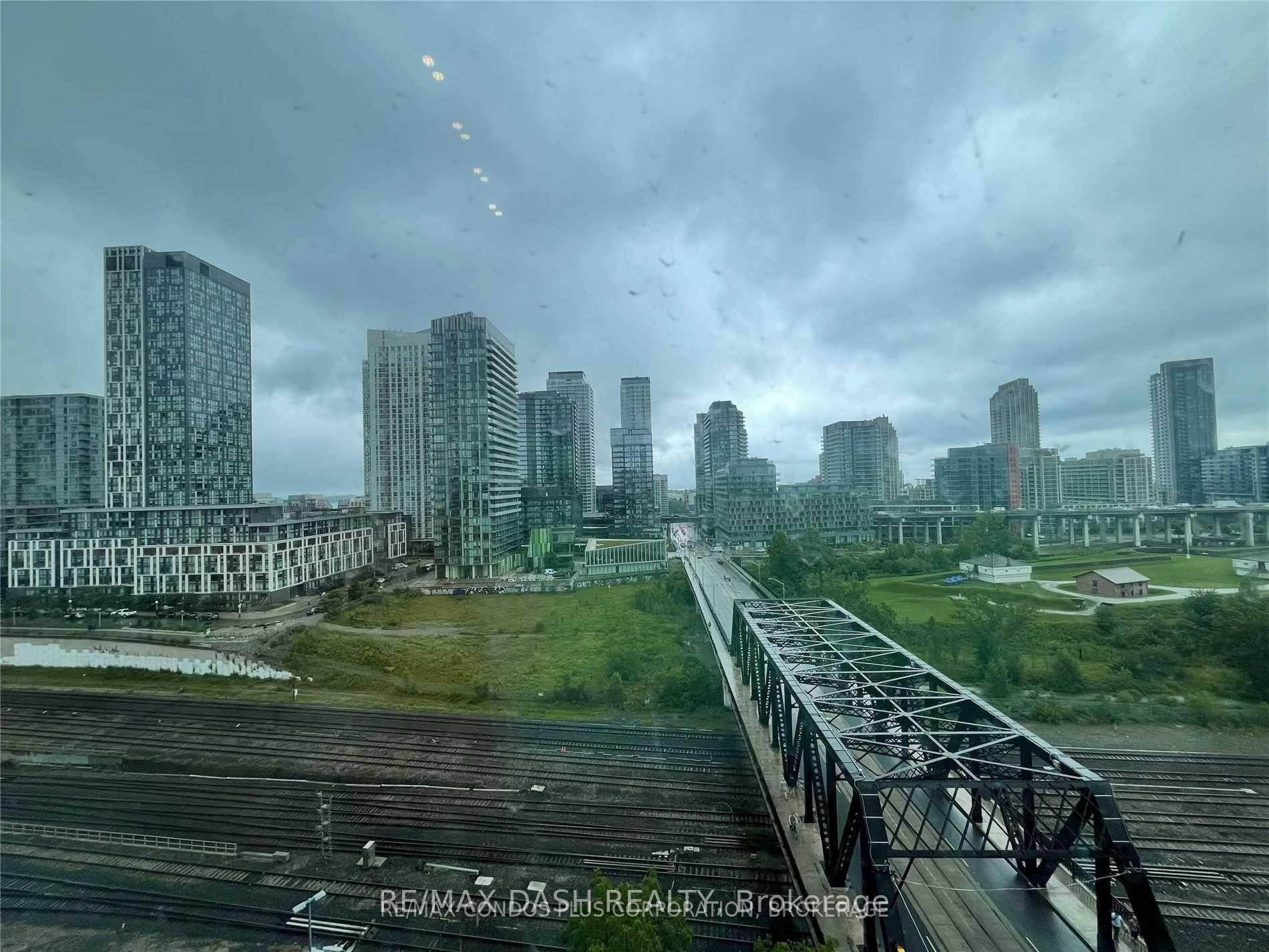 Photo 16 of Unit 902W, 27 Bathurst Street, Toronto, Waterfront Communities — HOMEH