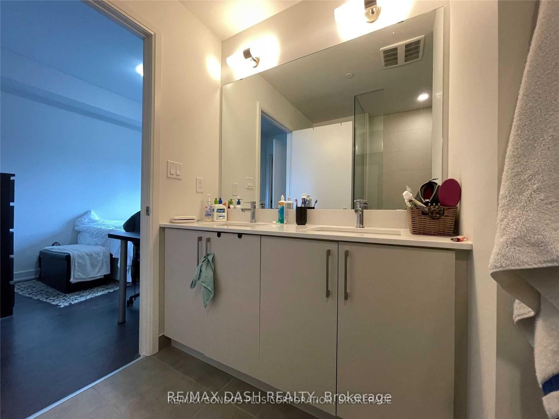 Photo 27 of Unit 902W, 27 Bathurst Street, Toronto, Waterfront Communities — HOMEH