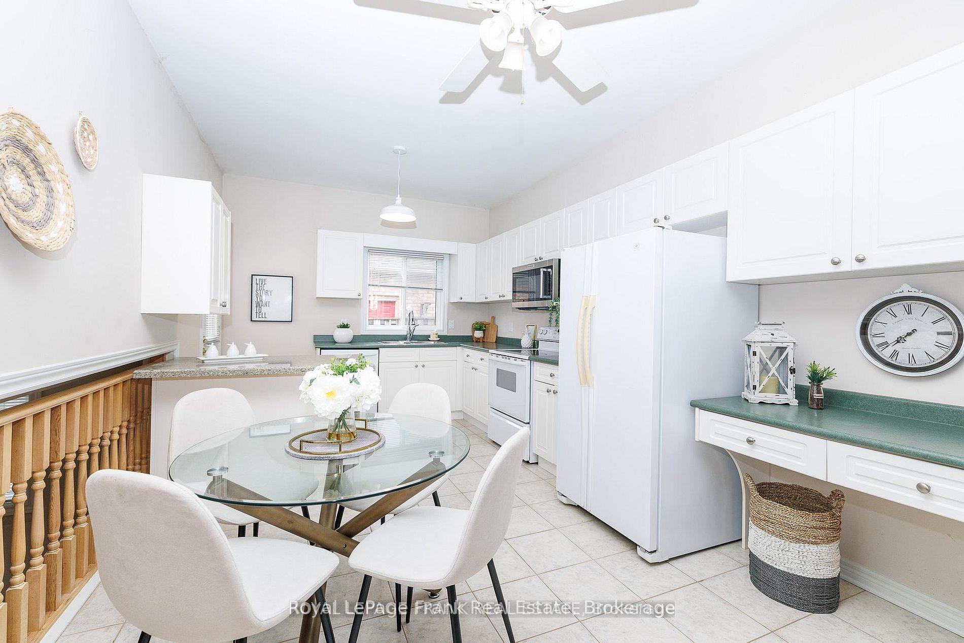 Photo 14 of 4112 Walcot Court, Lincoln, Beamsville — HOMEH