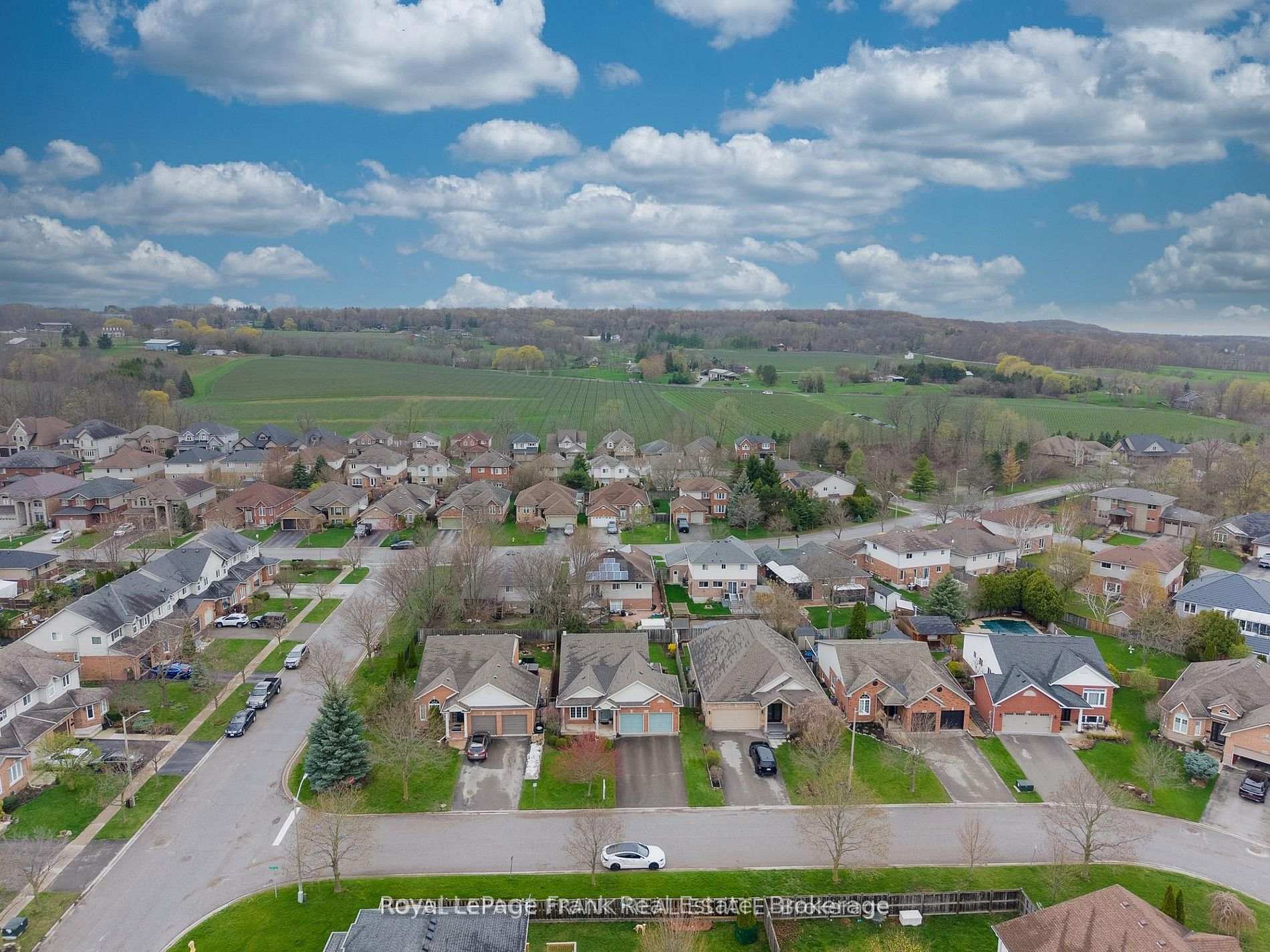 Photo 38 of 4112 Walcot Court, Lincoln, Beamsville — HOMEH