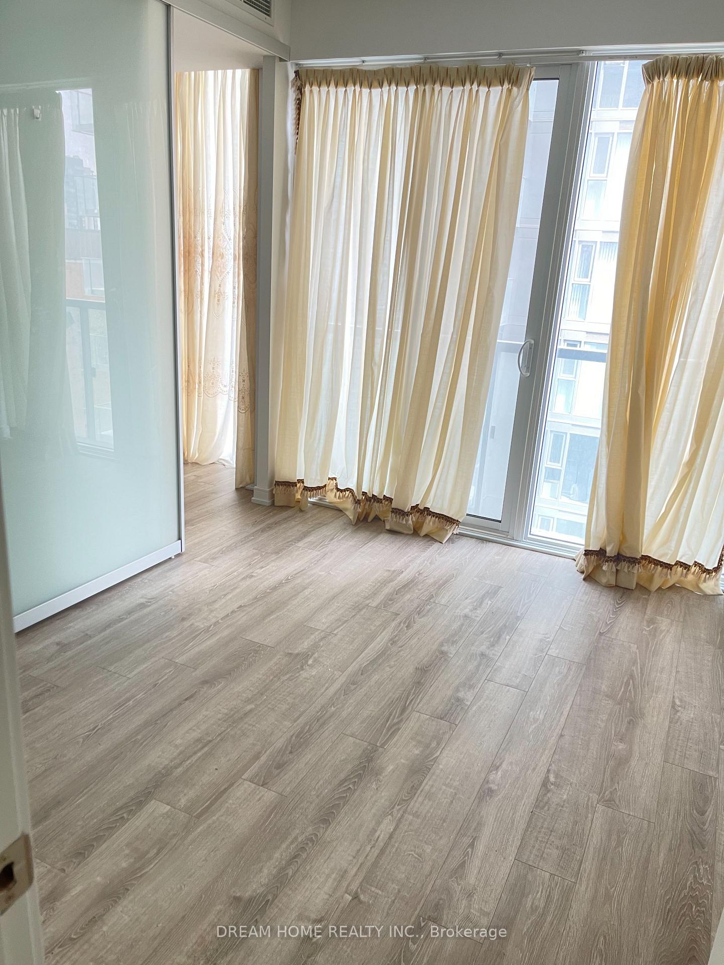 Photo 4 of Unit 1006, 28 Wellesley Street E, Toronto, Church-Yonge Corridor — HOMEH