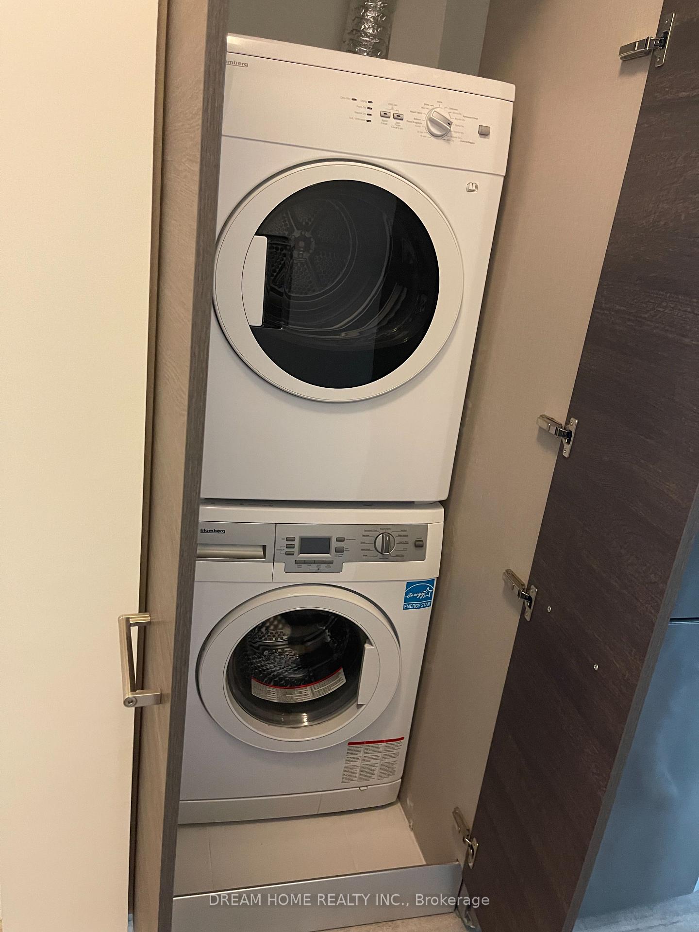 Photo 7 of Unit 1006, 28 Wellesley Street E, Toronto, Church-Yonge Corridor — HOMEH