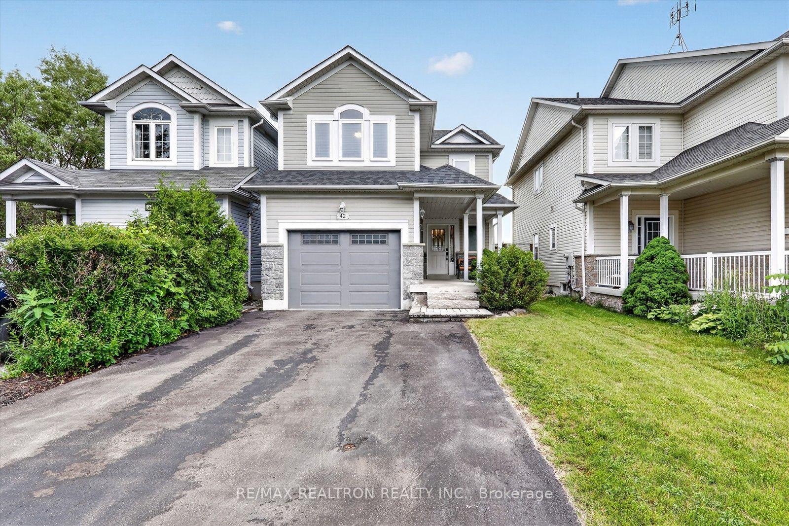 Photo 2 of 42 Hanna Drive, Clarington, Bowmanville — HOMEH