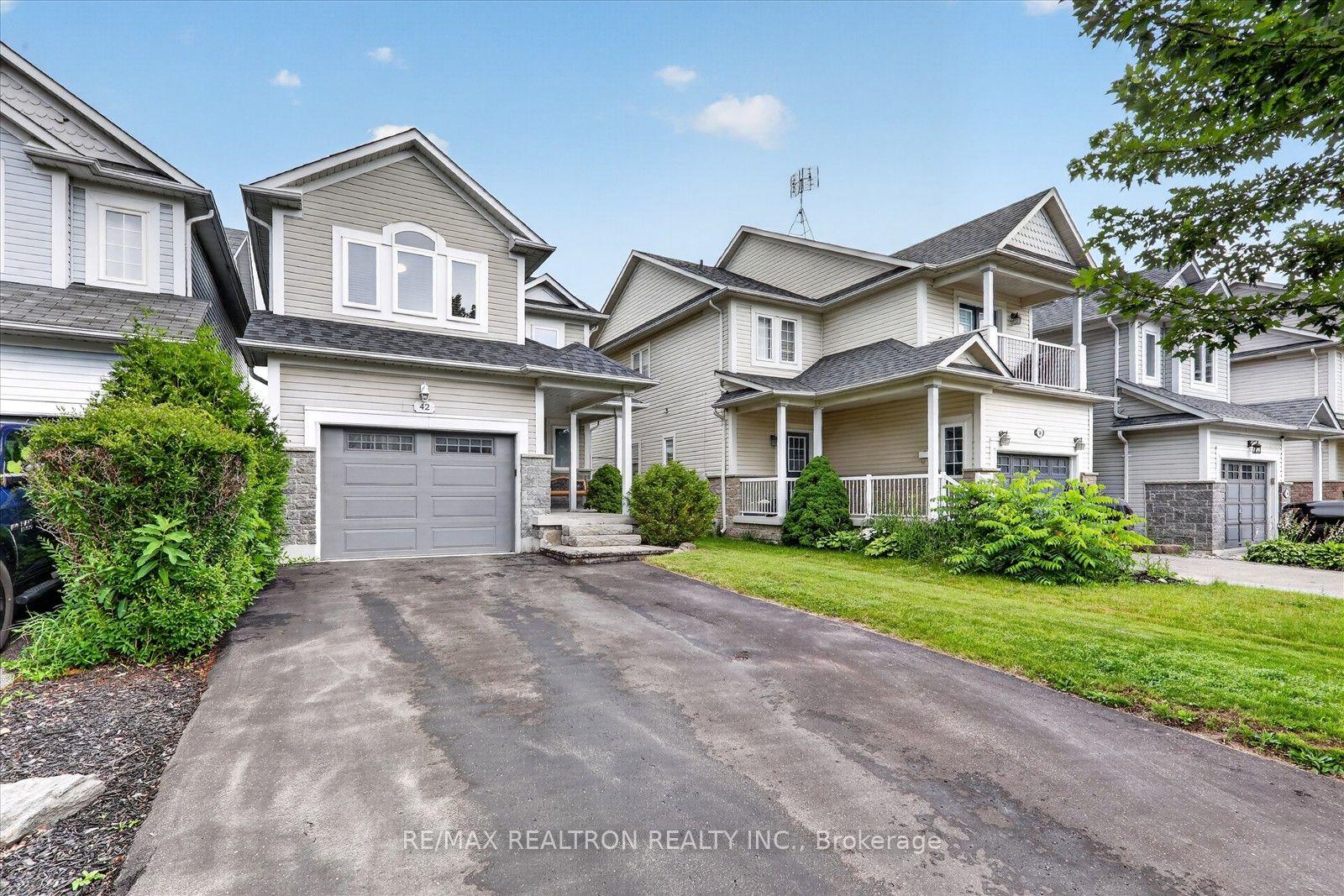 Photo 3 of 42 Hanna Drive, Clarington, Bowmanville — HOMEH