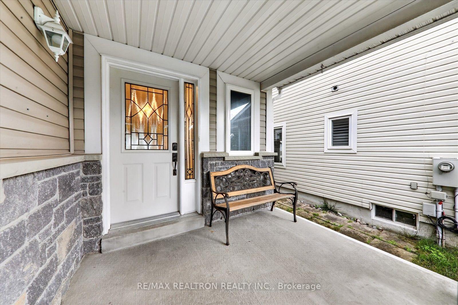 Photo 6 of 42 Hanna Drive, Clarington, Bowmanville — HOMEH