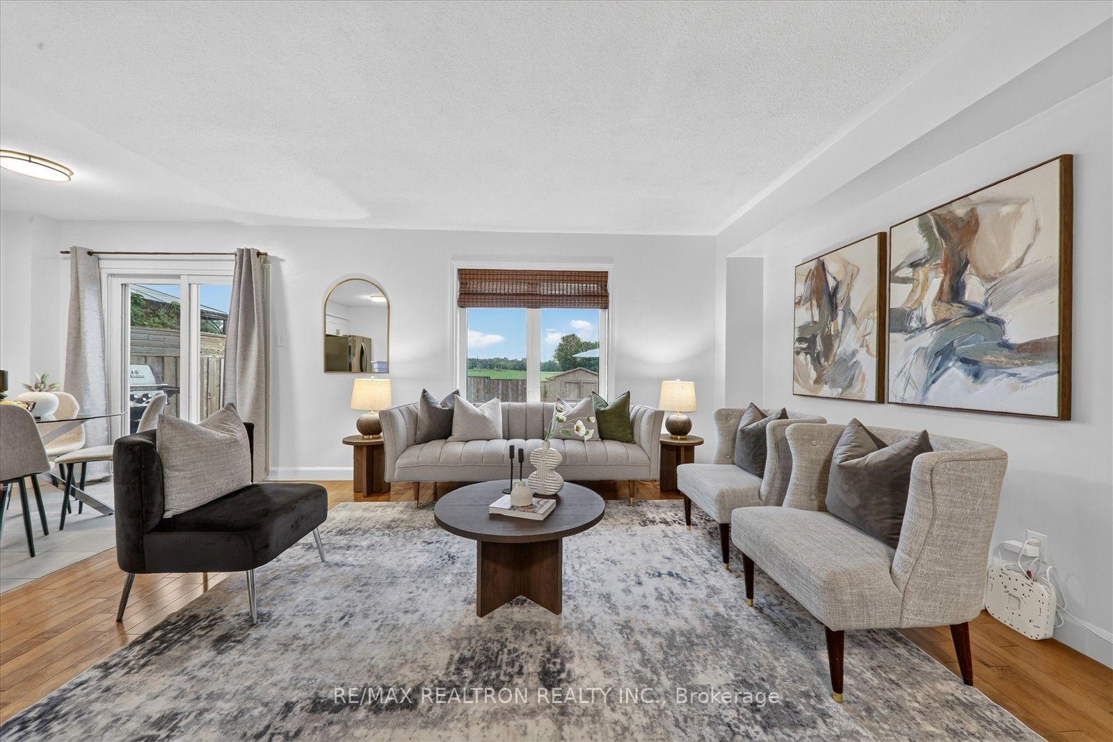 Photo 11 of 42 Hanna Drive, Clarington, Bowmanville — HOMEH