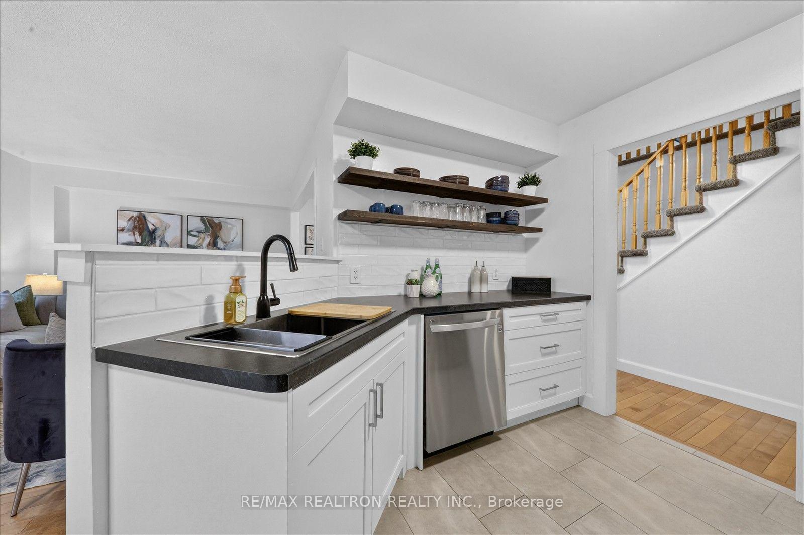 Photo 17 of 42 Hanna Drive, Clarington, Bowmanville — HOMEH