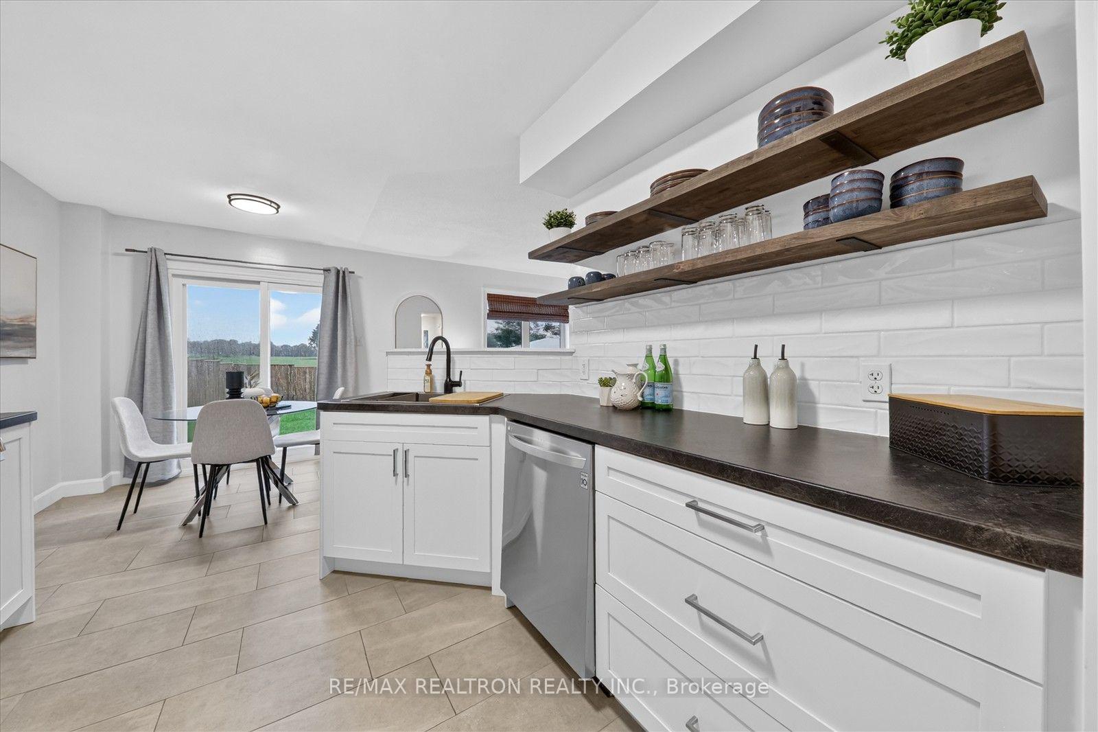 Photo 18 of 42 Hanna Drive, Clarington, Bowmanville — HOMEH