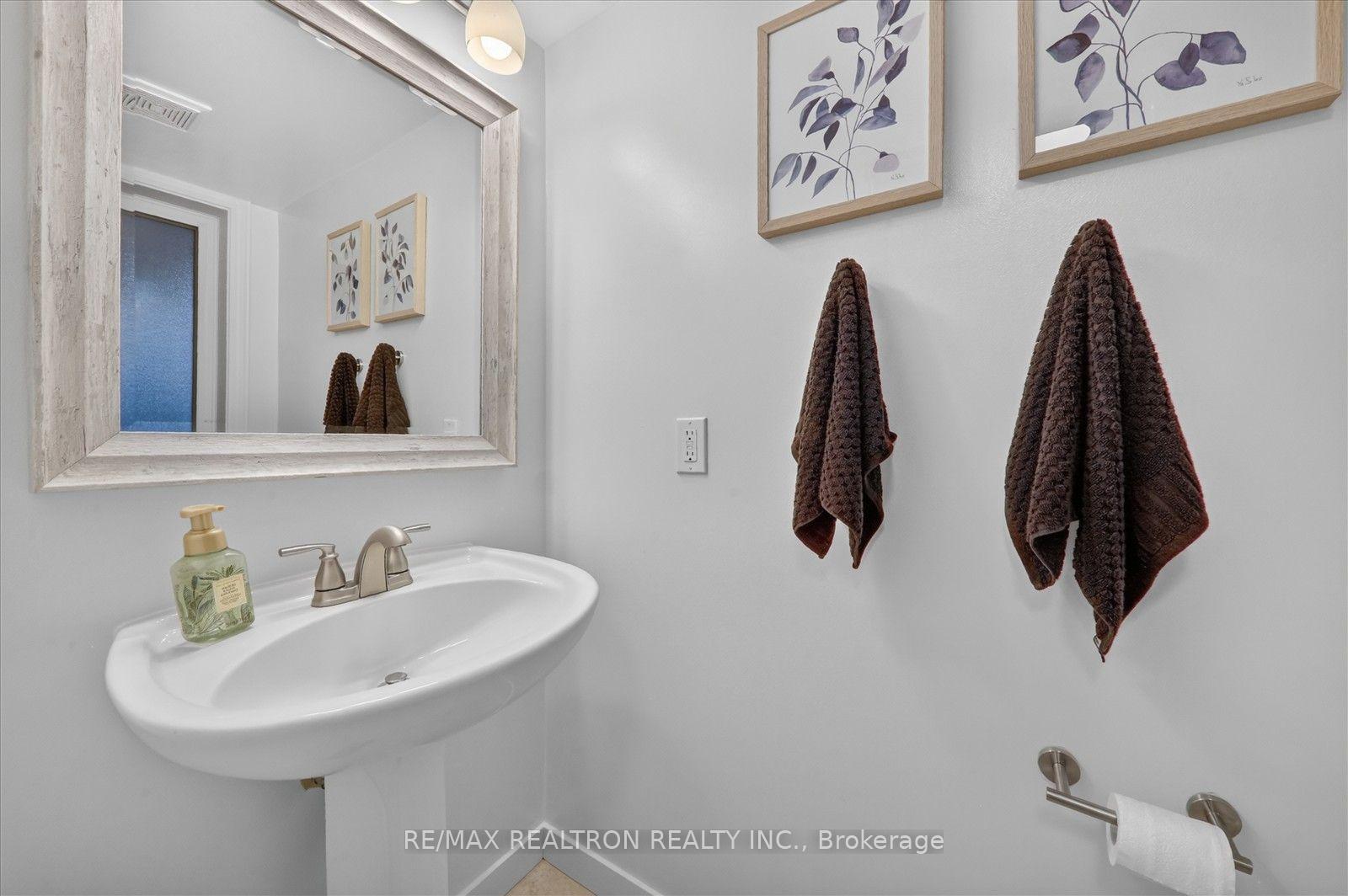 Photo 20 of 42 Hanna Drive, Clarington, Bowmanville — HOMEH