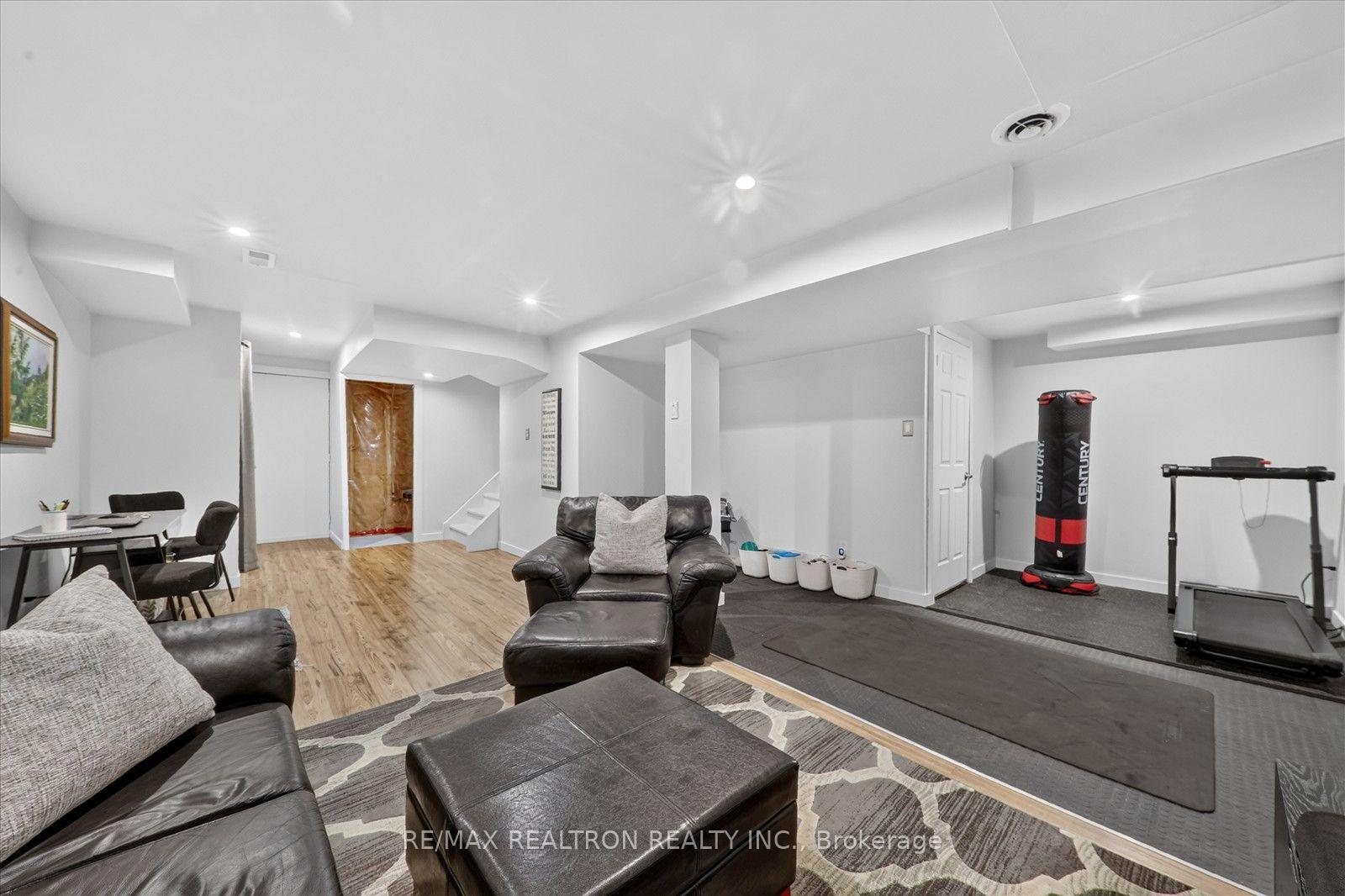 Photo 36 of 42 Hanna Drive, Clarington, Bowmanville — HOMEH