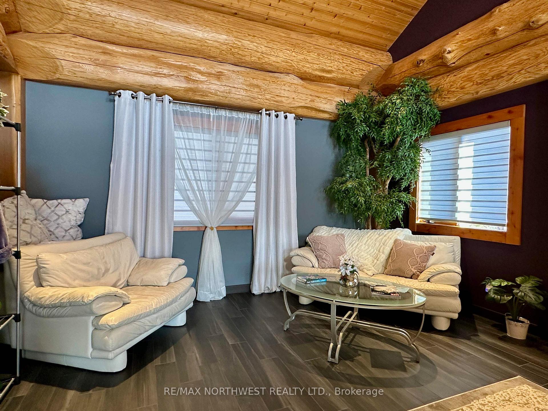 Photo 38 of 76 Middle Lake/winnipeg River, Kenora, Keewatin — HOMEH