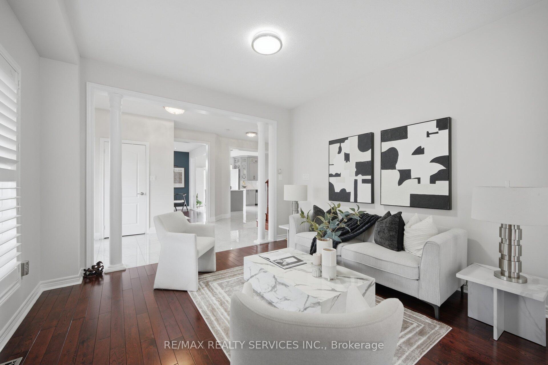 Photo 8 of 17 Pefferlaw Circle, Brampton, Bram West — HOMEH