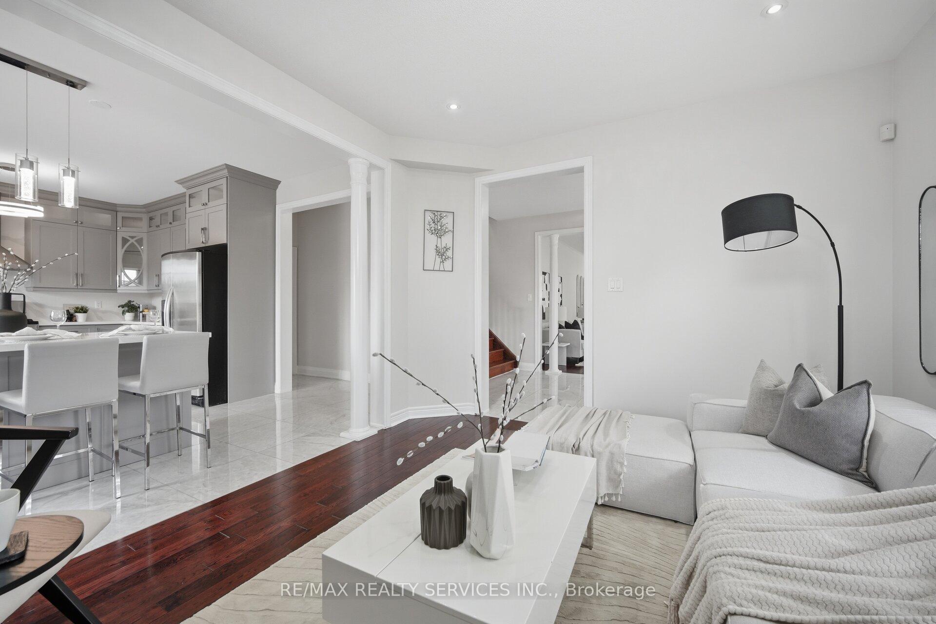 Photo 15 of 17 Pefferlaw Circle, Brampton, Bram West — HOMEH