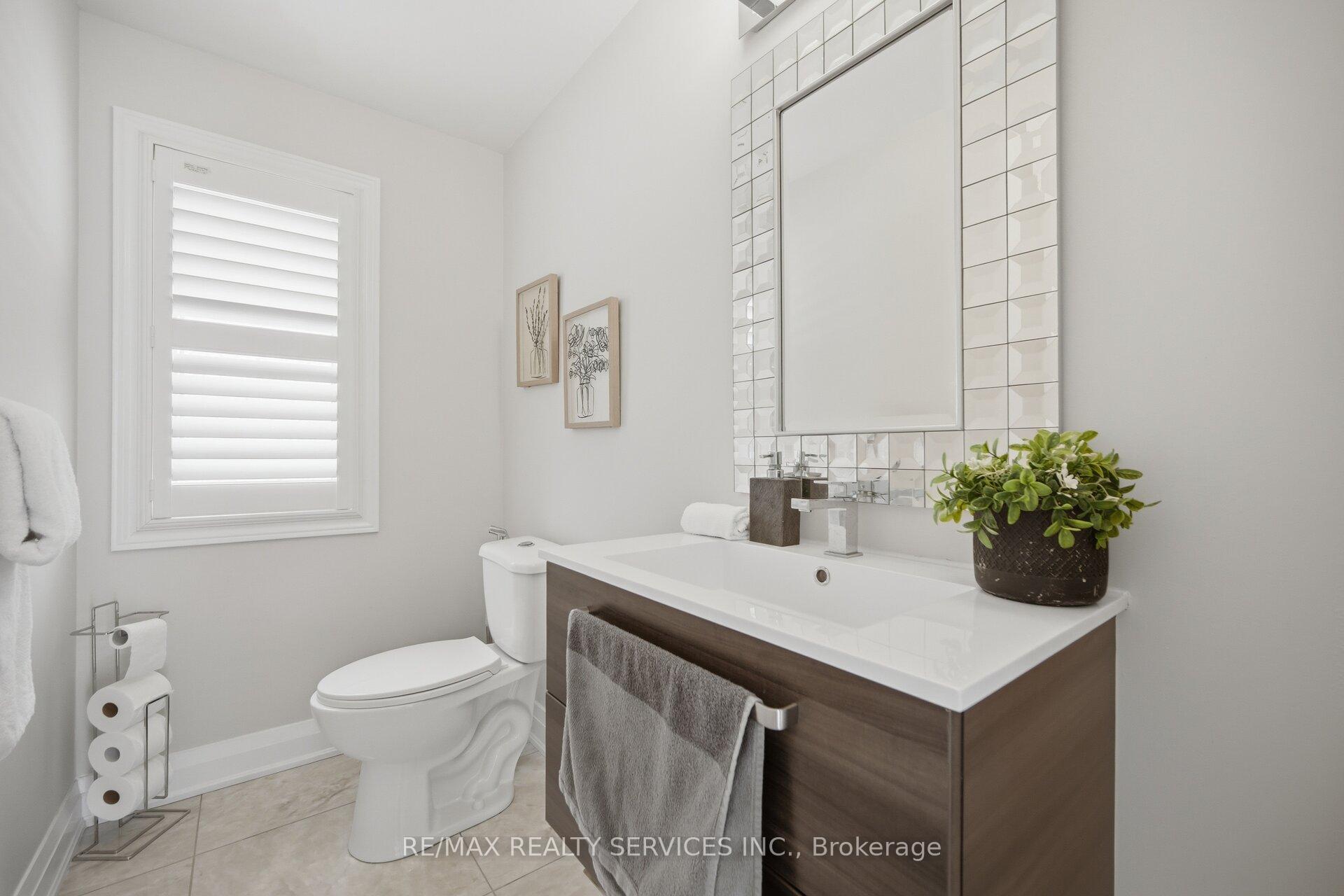 Photo 16 of 17 Pefferlaw Circle, Brampton, Bram West — HOMEH