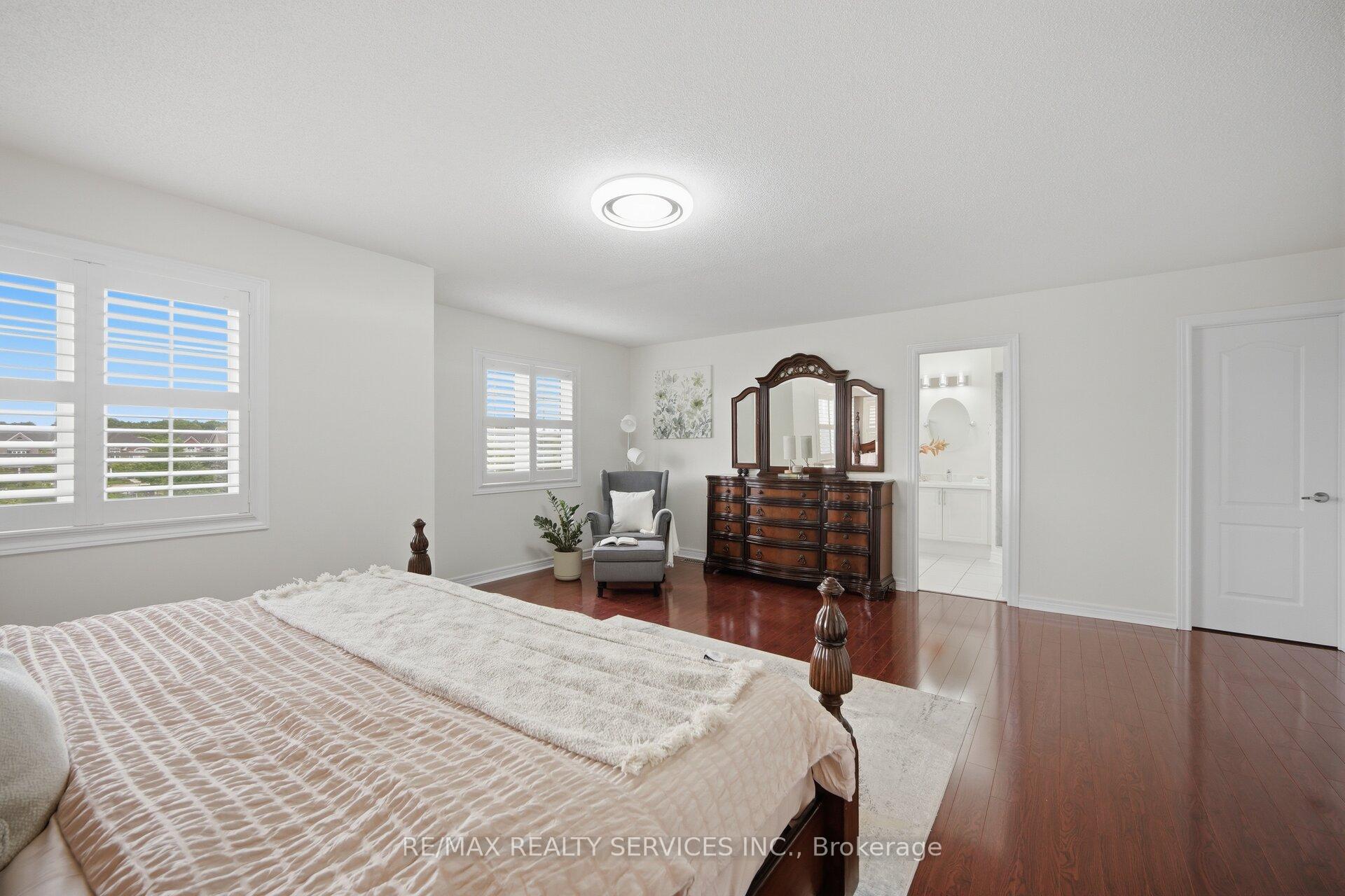Photo 19 of 17 Pefferlaw Circle, Brampton, Bram West — HOMEH