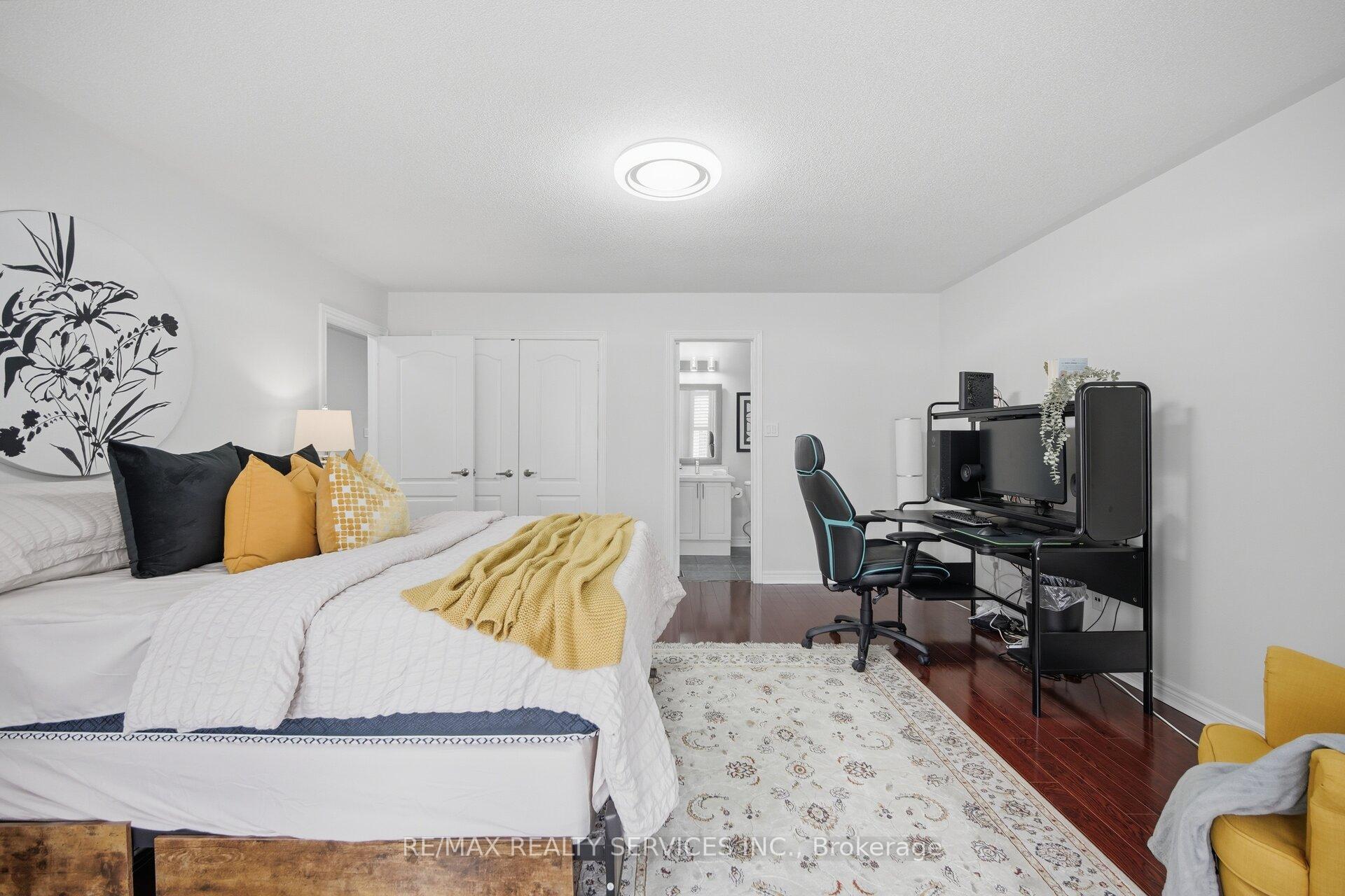 Photo 23 of 17 Pefferlaw Circle, Brampton, Bram West — HOMEH