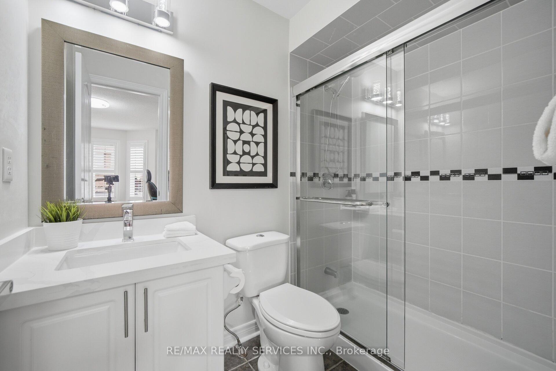Photo 24 of 17 Pefferlaw Circle, Brampton, Bram West — HOMEH