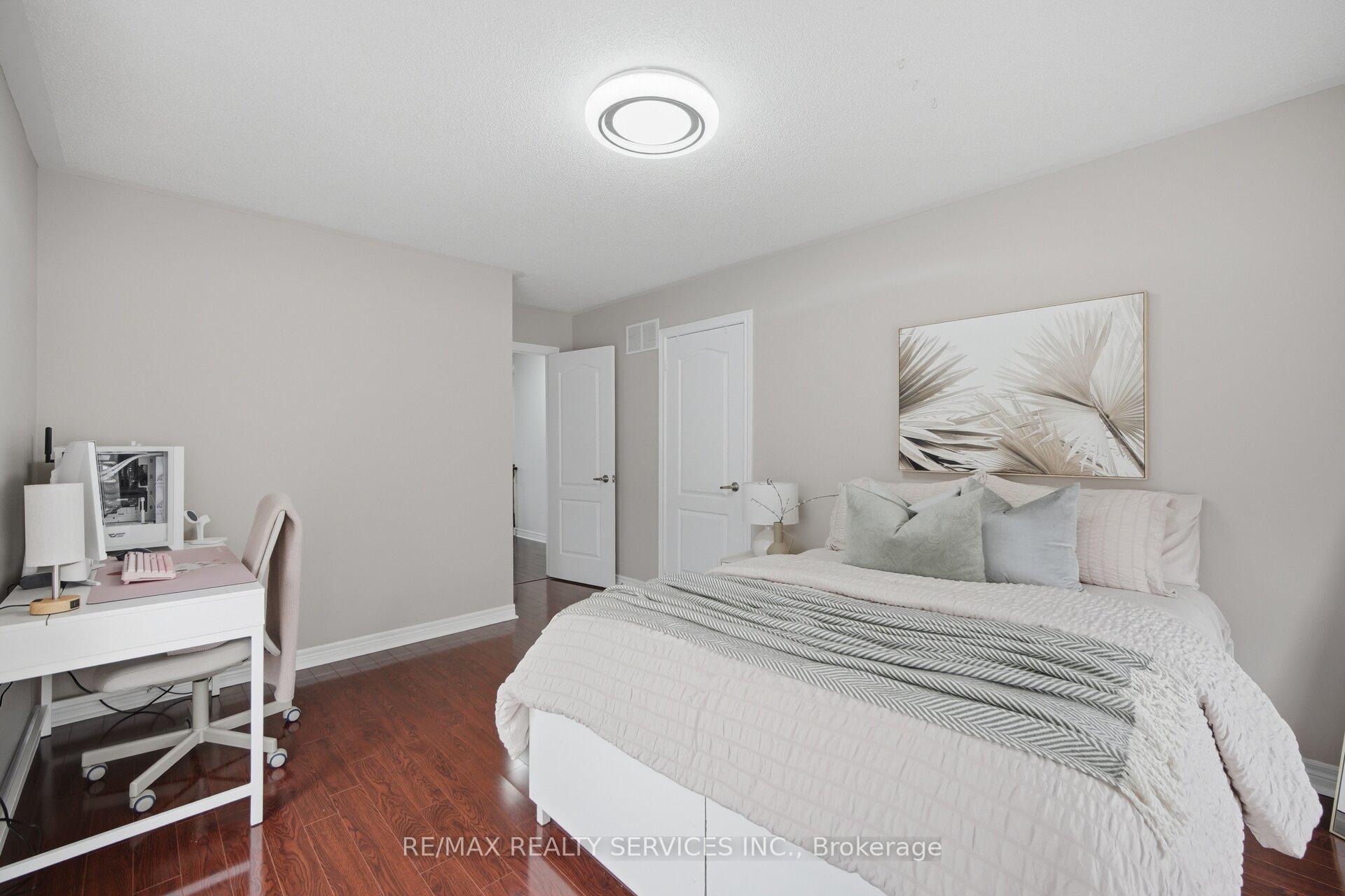Photo 26 of 17 Pefferlaw Circle, Brampton, Bram West — HOMEH