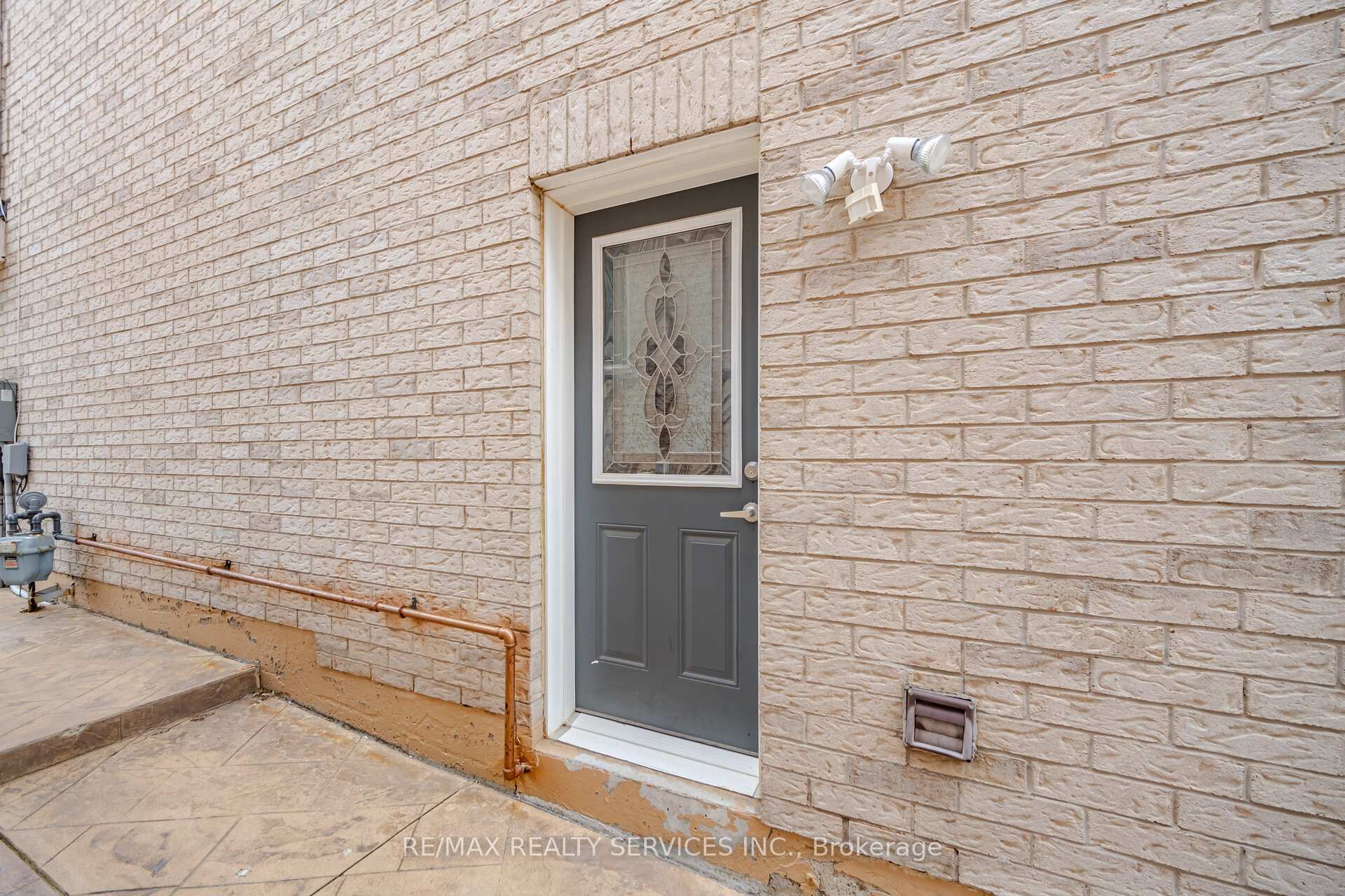 Photo 30 of 17 Pefferlaw Circle, Brampton, Bram West — HOMEH