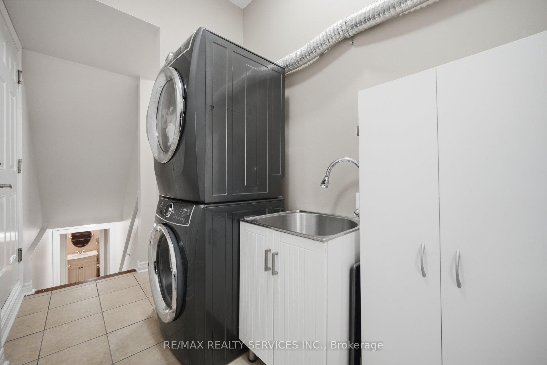 Photo 35 of 17 Pefferlaw Circle, Brampton, Bram West — HOMEH