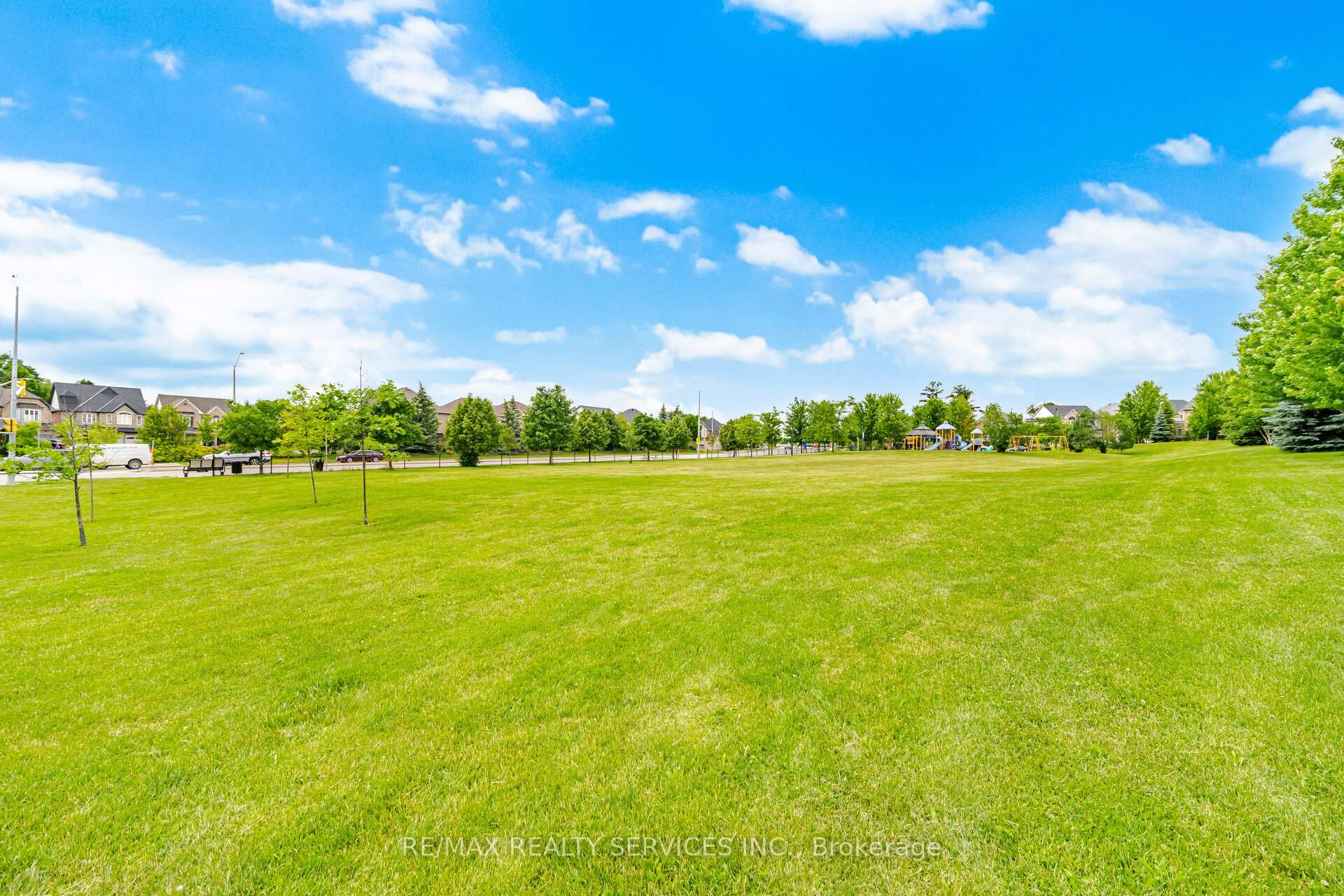 Photo 39 of 17 Pefferlaw Circle, Brampton, Bram West — HOMEH