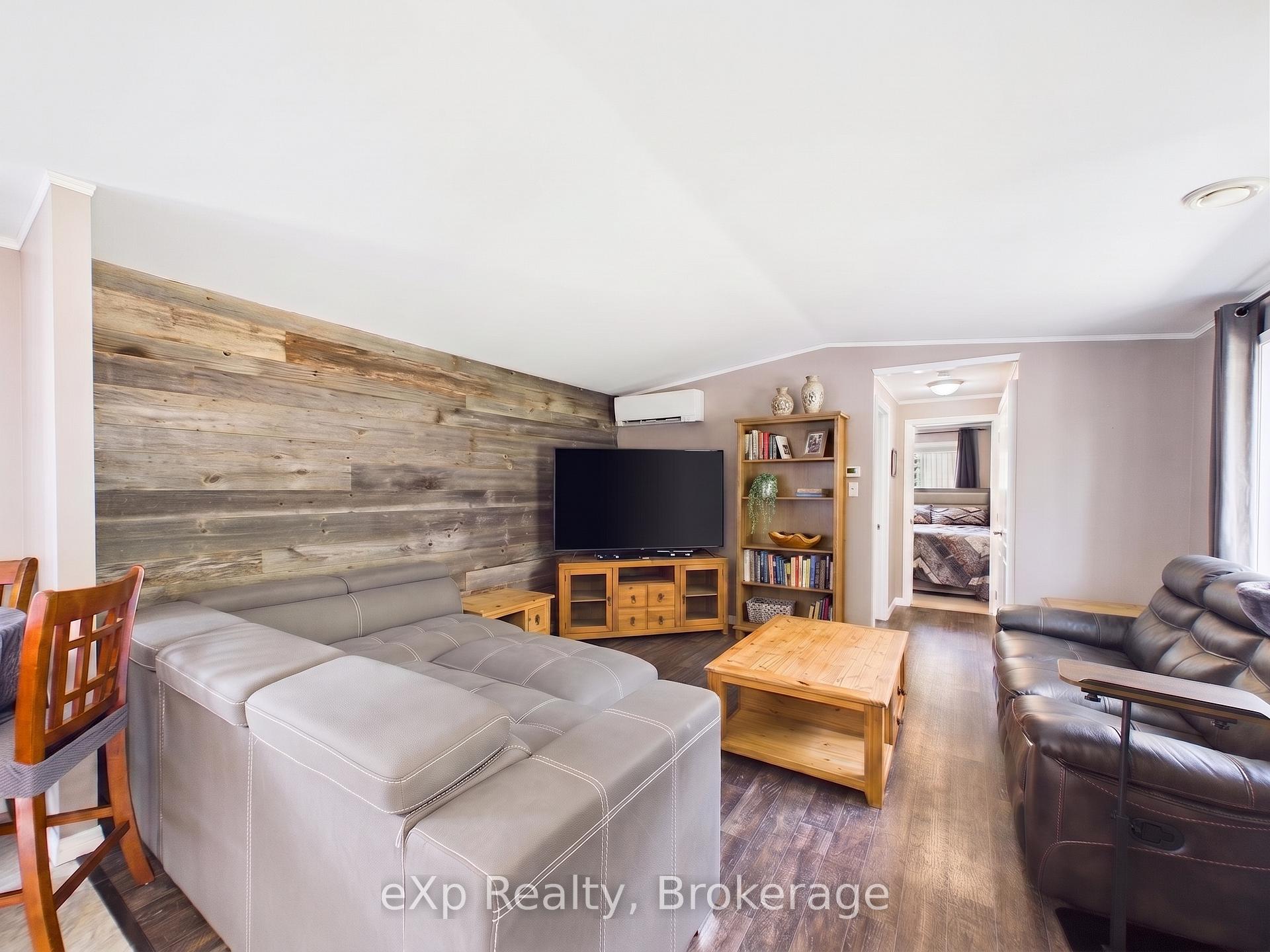 Photo 6 of 32 Maple Grove Village Road, Southgate — HOMEH