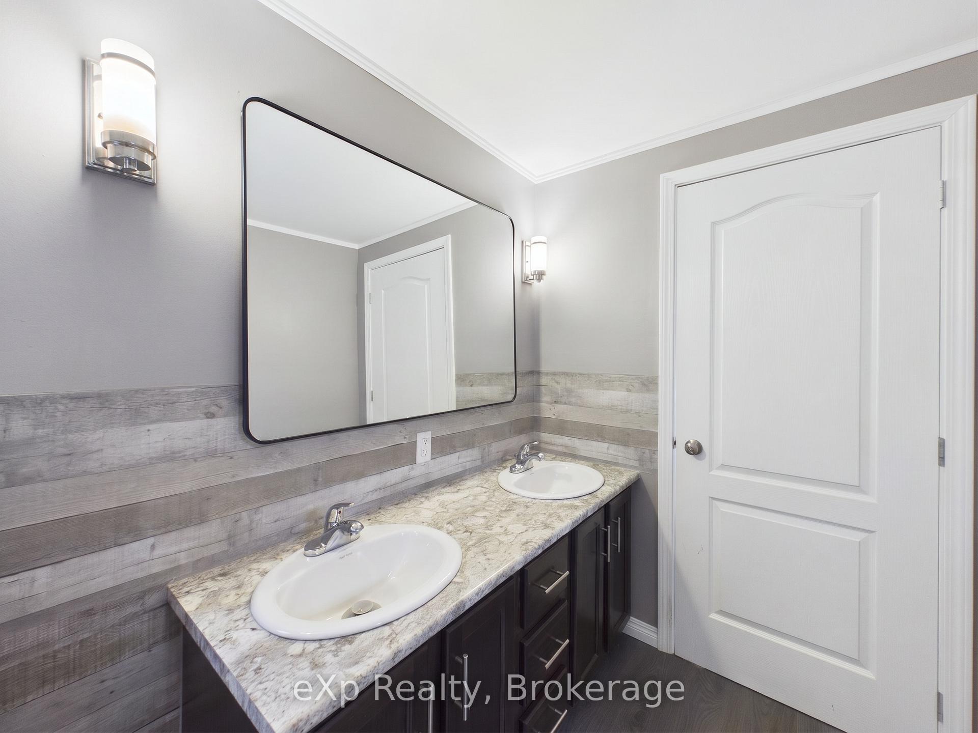 Photo 10 of 32 Maple Grove Village Road, Southgate — HOMEH