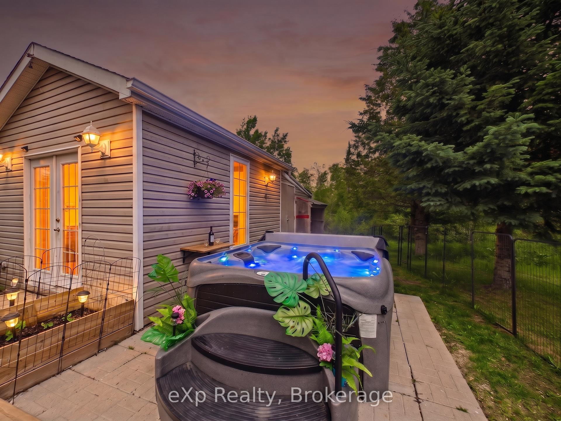 Photo 12 of 32 Maple Grove Village Road, Southgate — HOMEH