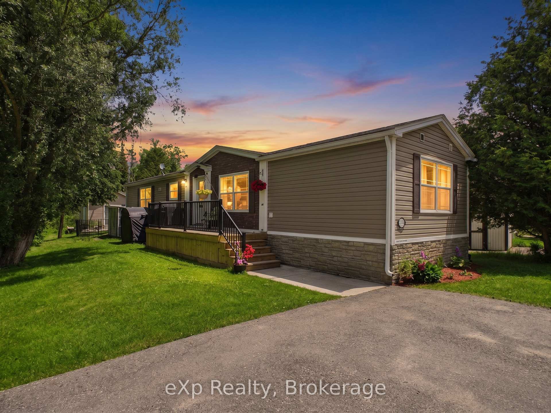 Photo 14 of 32 Maple Grove Village Road, Southgate — HOMEH
