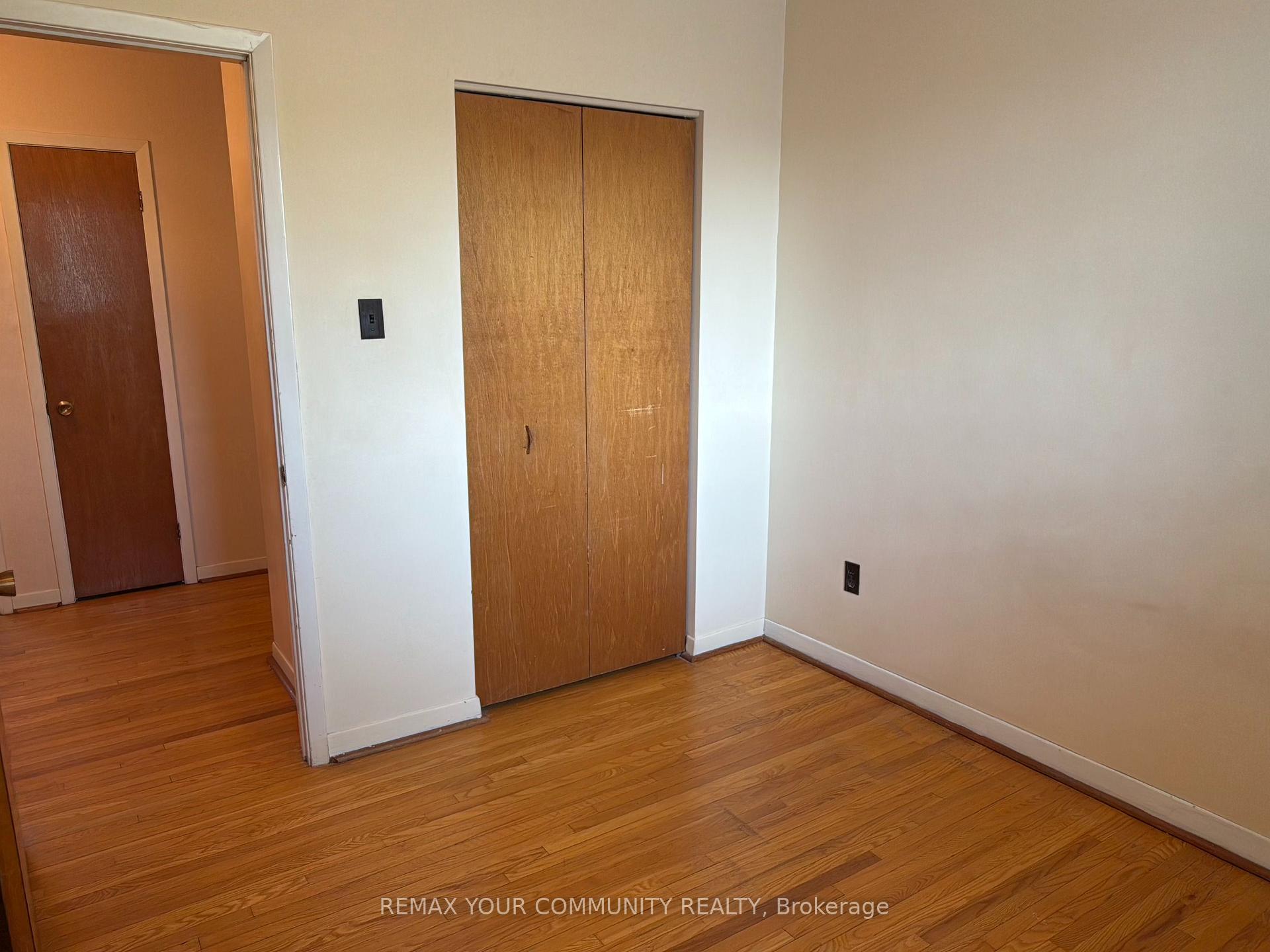 Photo 25 of Unit UPPER, 300 Driftwood Avenue, North York, Black Creek — HOMEH