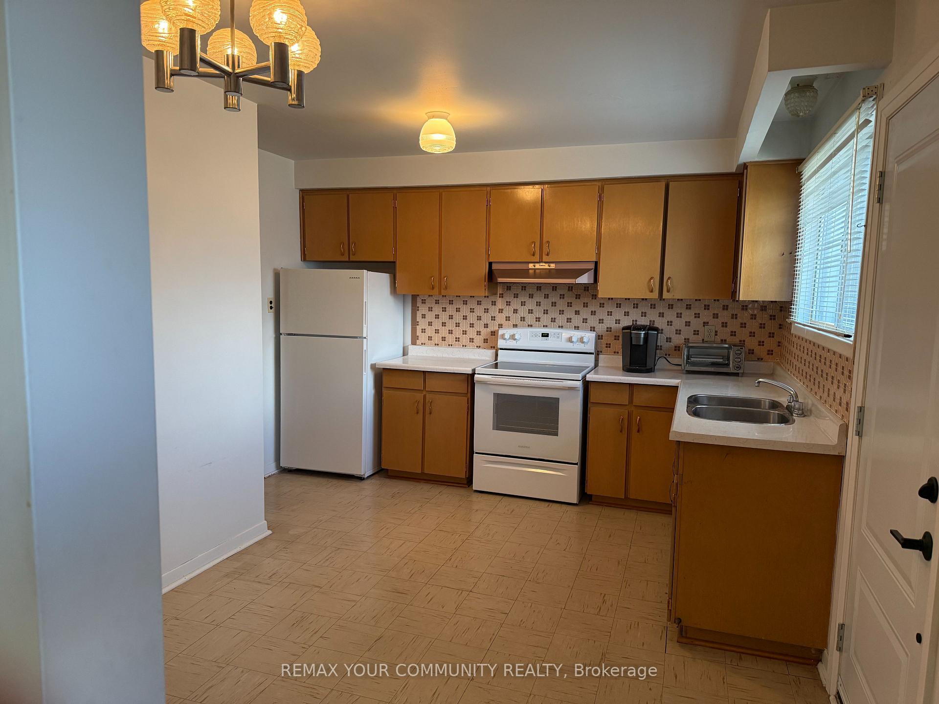 Photo 28 of Unit UPPER, 300 Driftwood Avenue, North York, Black Creek — HOMEH