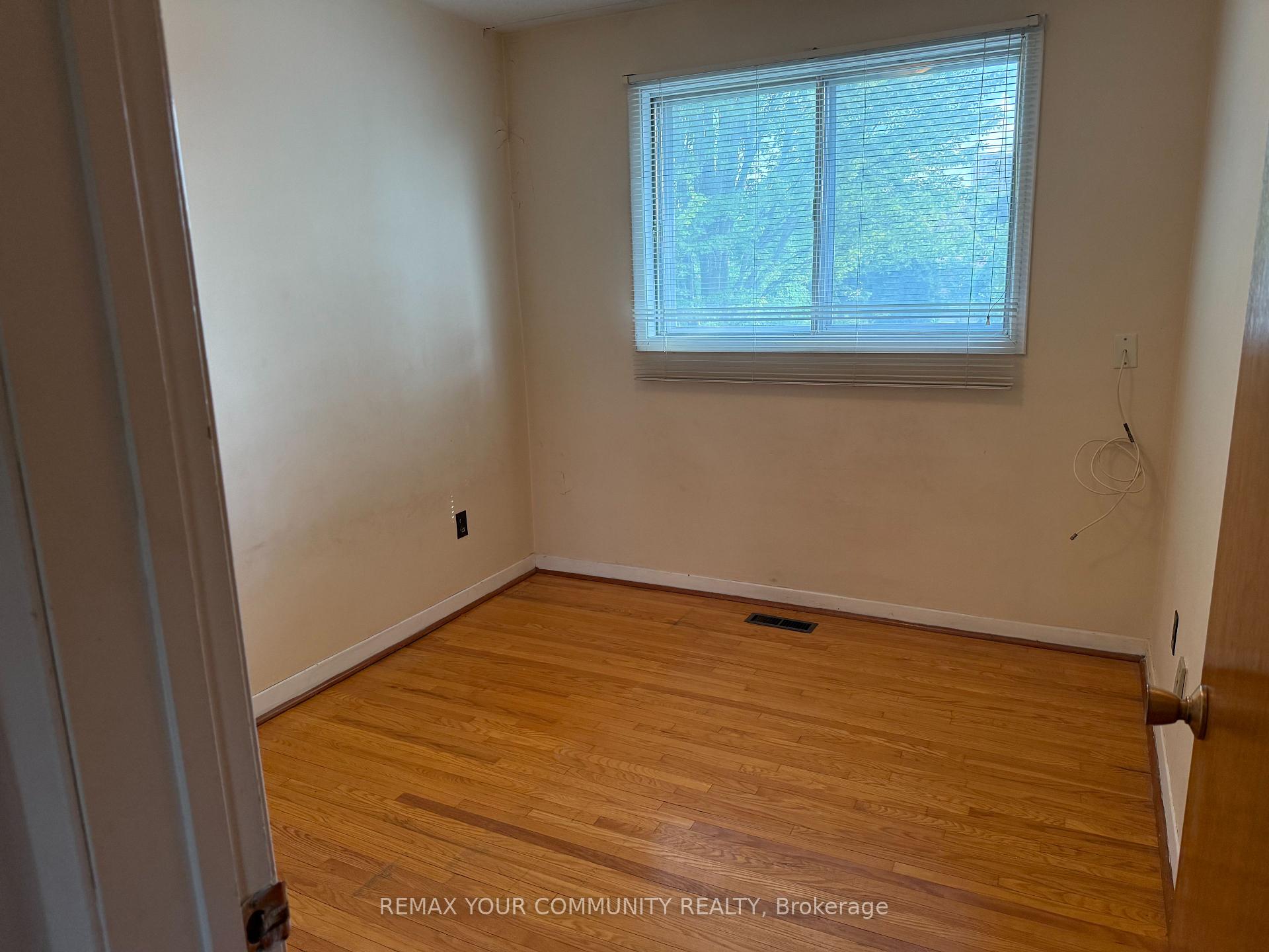 Photo 49 of Unit UPPER, 300 Driftwood Avenue, North York, Black Creek — HOMEH