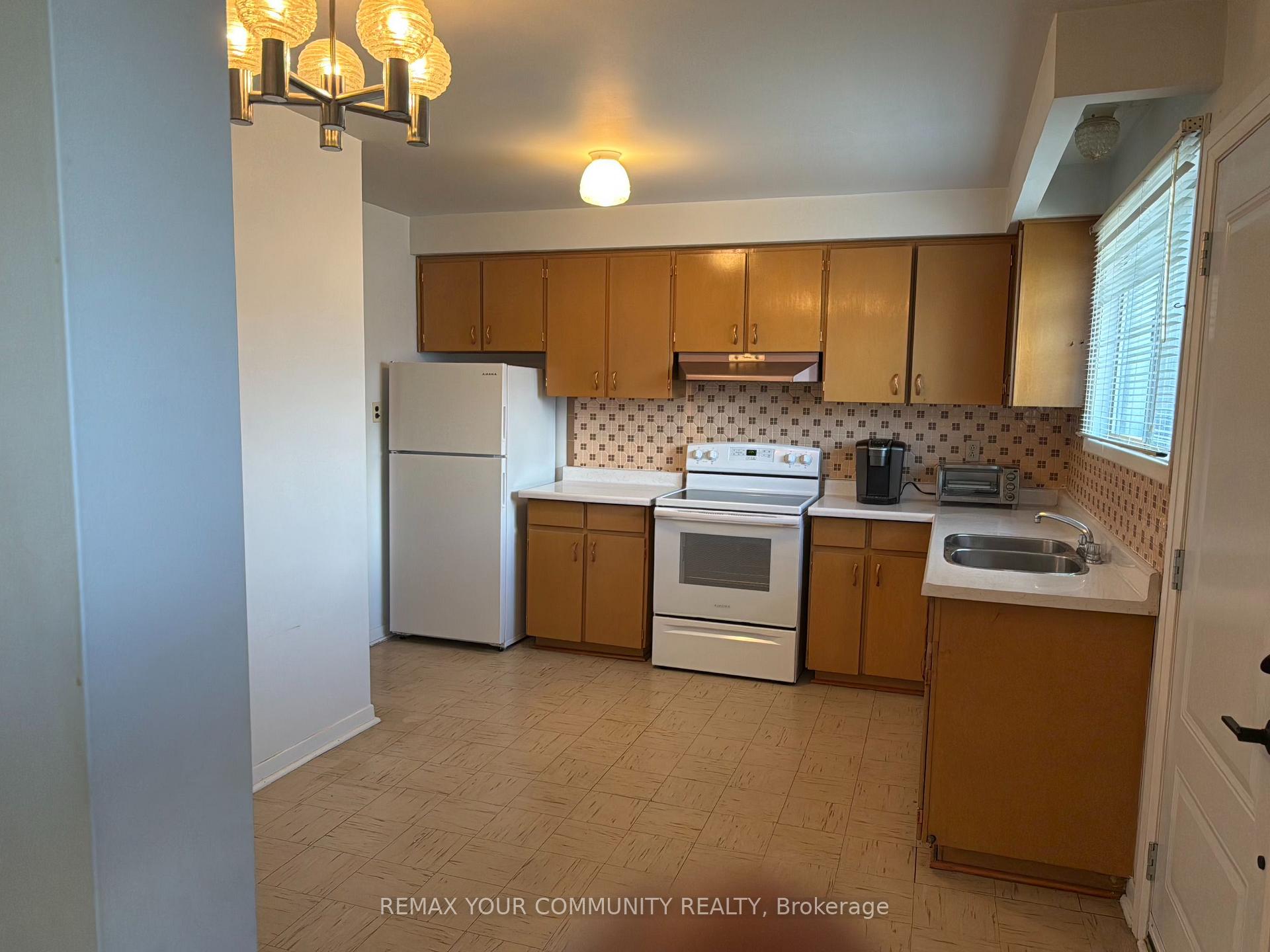 Photo 64 of Unit UPPER, 300 Driftwood Avenue, North York, Black Creek — HOMEH