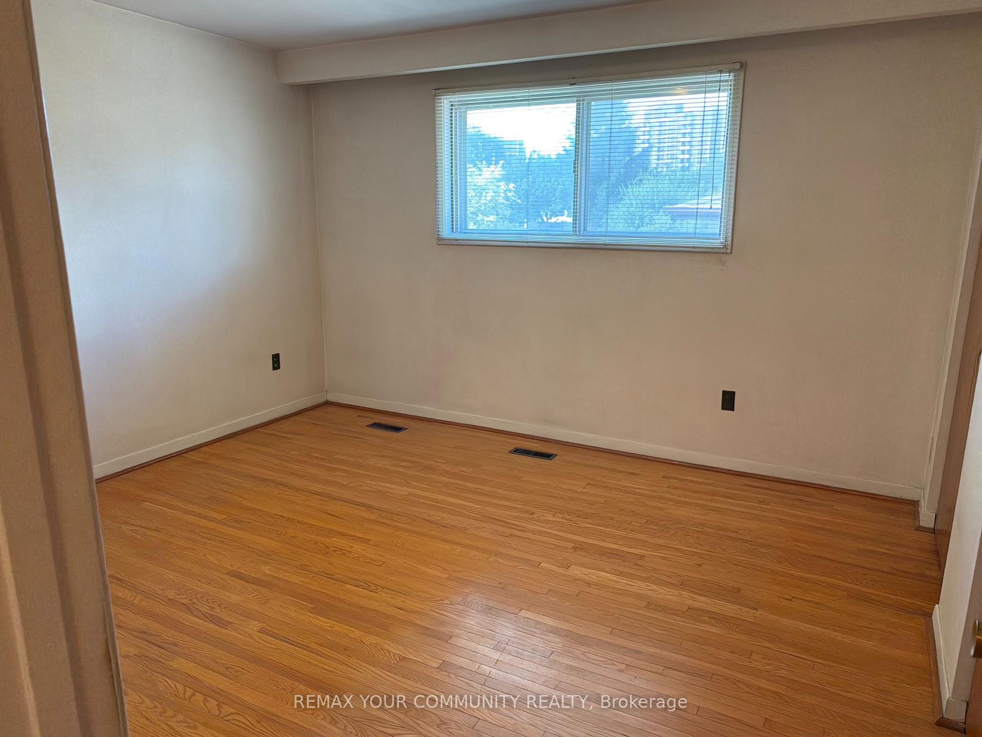 Photo 66 of Unit UPPER, 300 Driftwood Avenue, North York, Black Creek — HOMEH