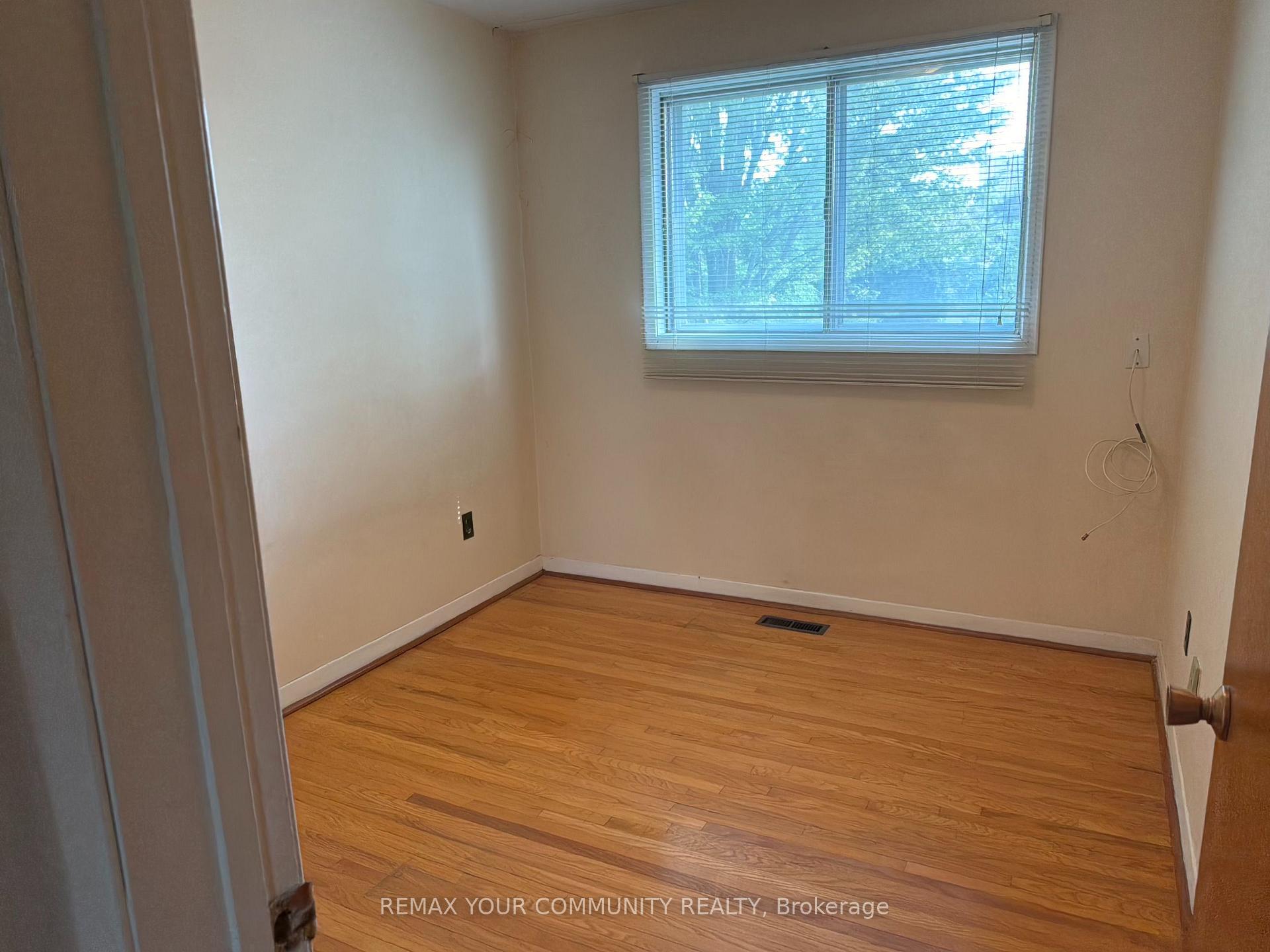 Photo 68 of Unit UPPER, 300 Driftwood Avenue, North York, Black Creek — HOMEH