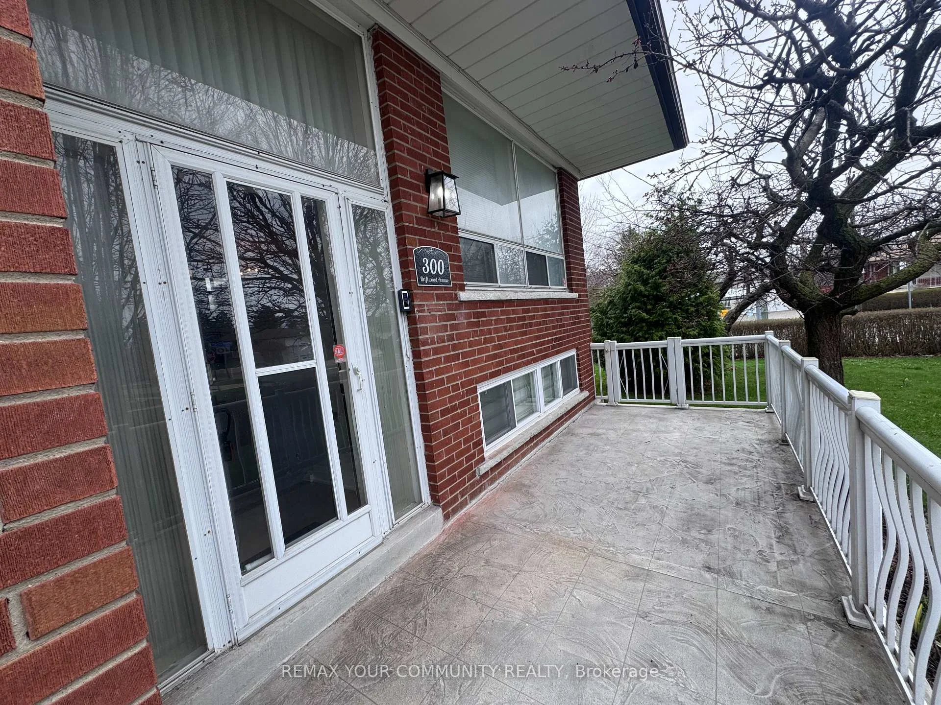 Photo 8 of Unit UPPER, 300 Driftwood Avenue, North York, Black Creek — HOMEH