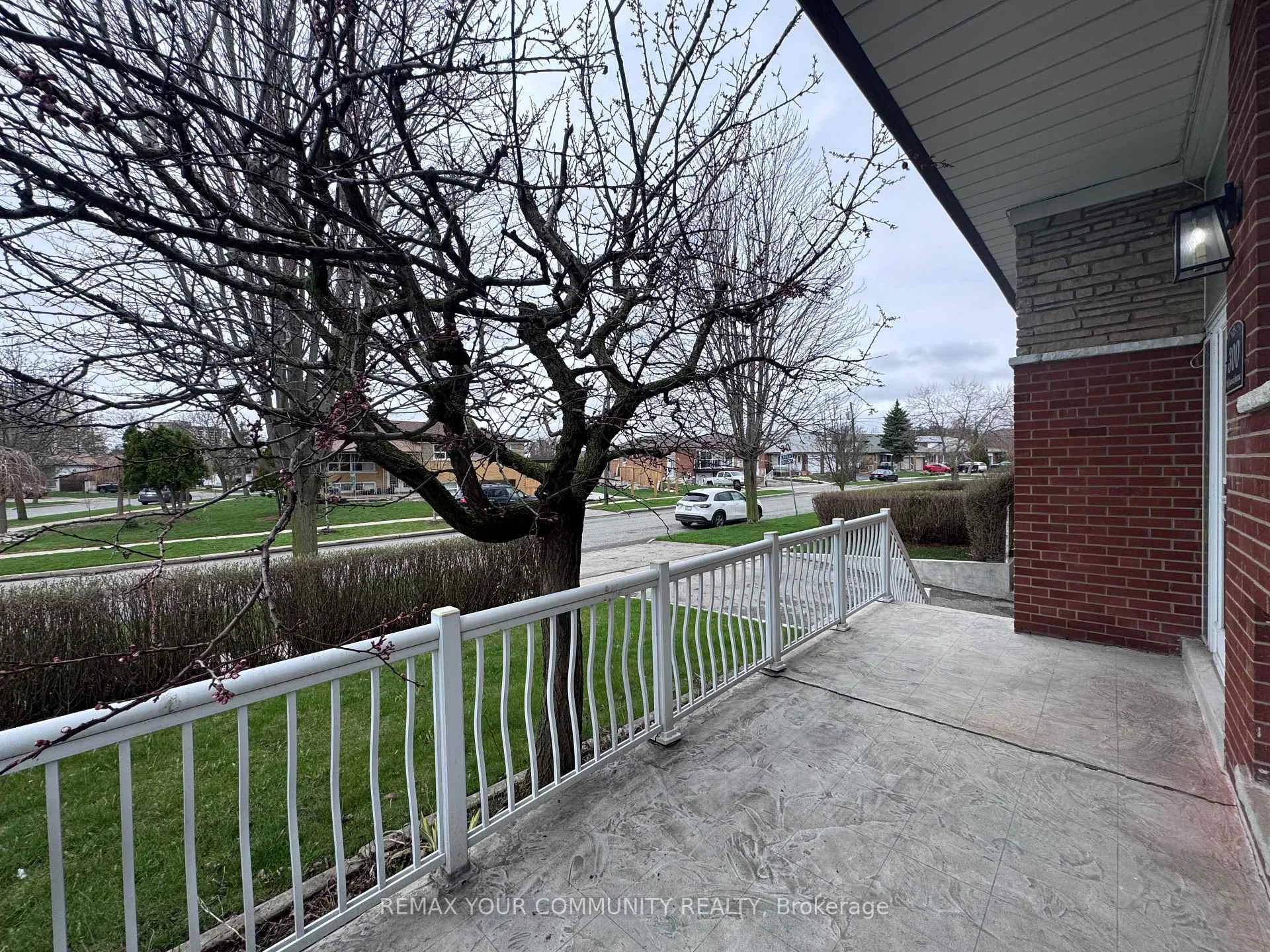Photo 11 of Unit UPPER, 300 Driftwood Avenue, North York, Black Creek — HOMEH
