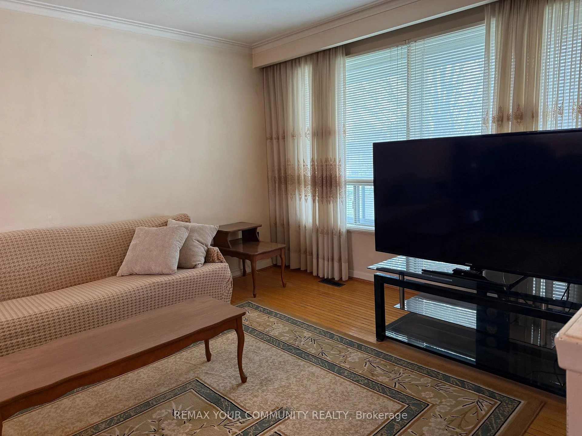 Photo 17 of Unit UPPER, 300 Driftwood Avenue, North York, Black Creek — HOMEH