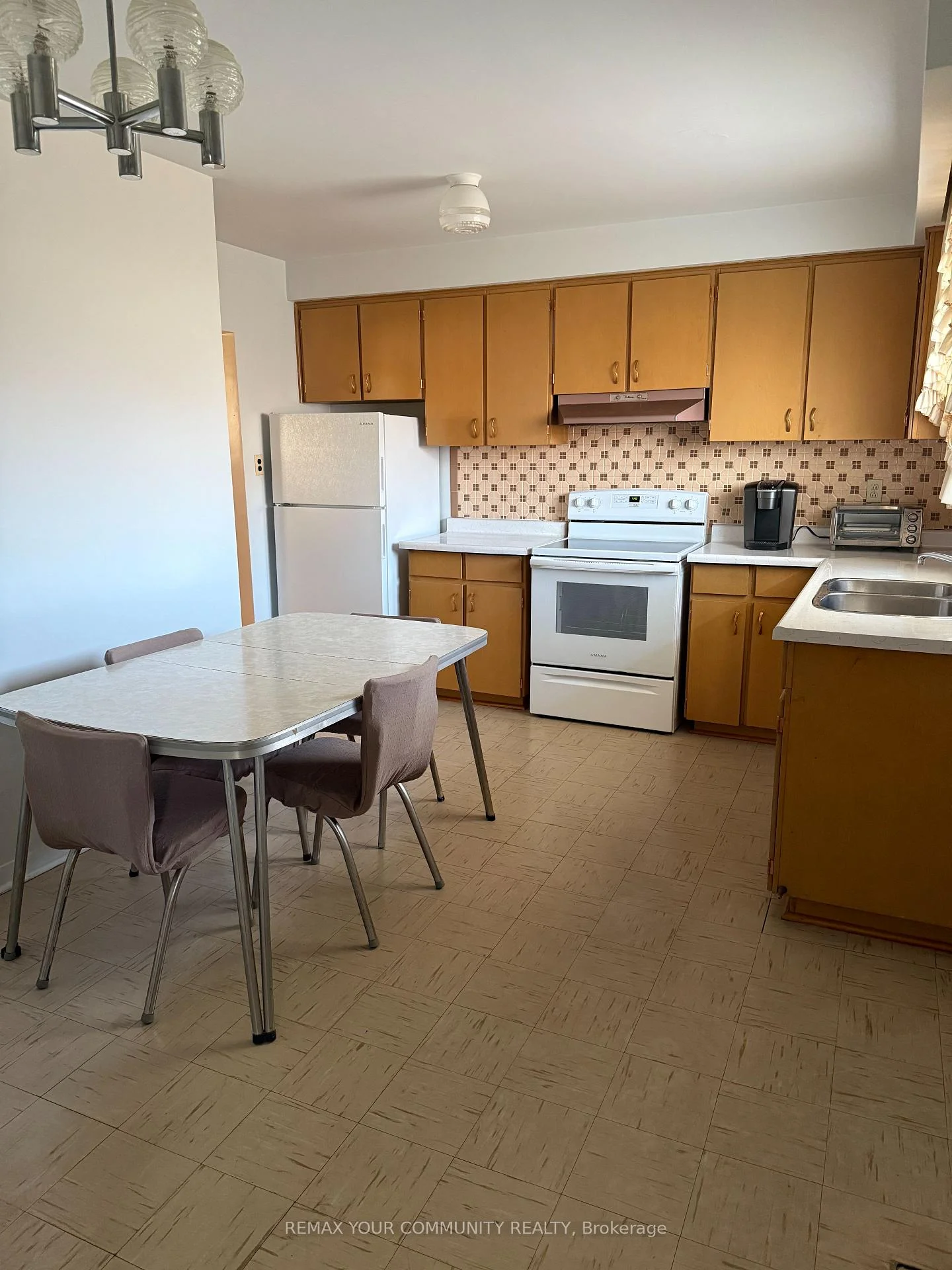 Photo 35 of Unit UPPER, 300 Driftwood Avenue, North York, Black Creek — HOMEH