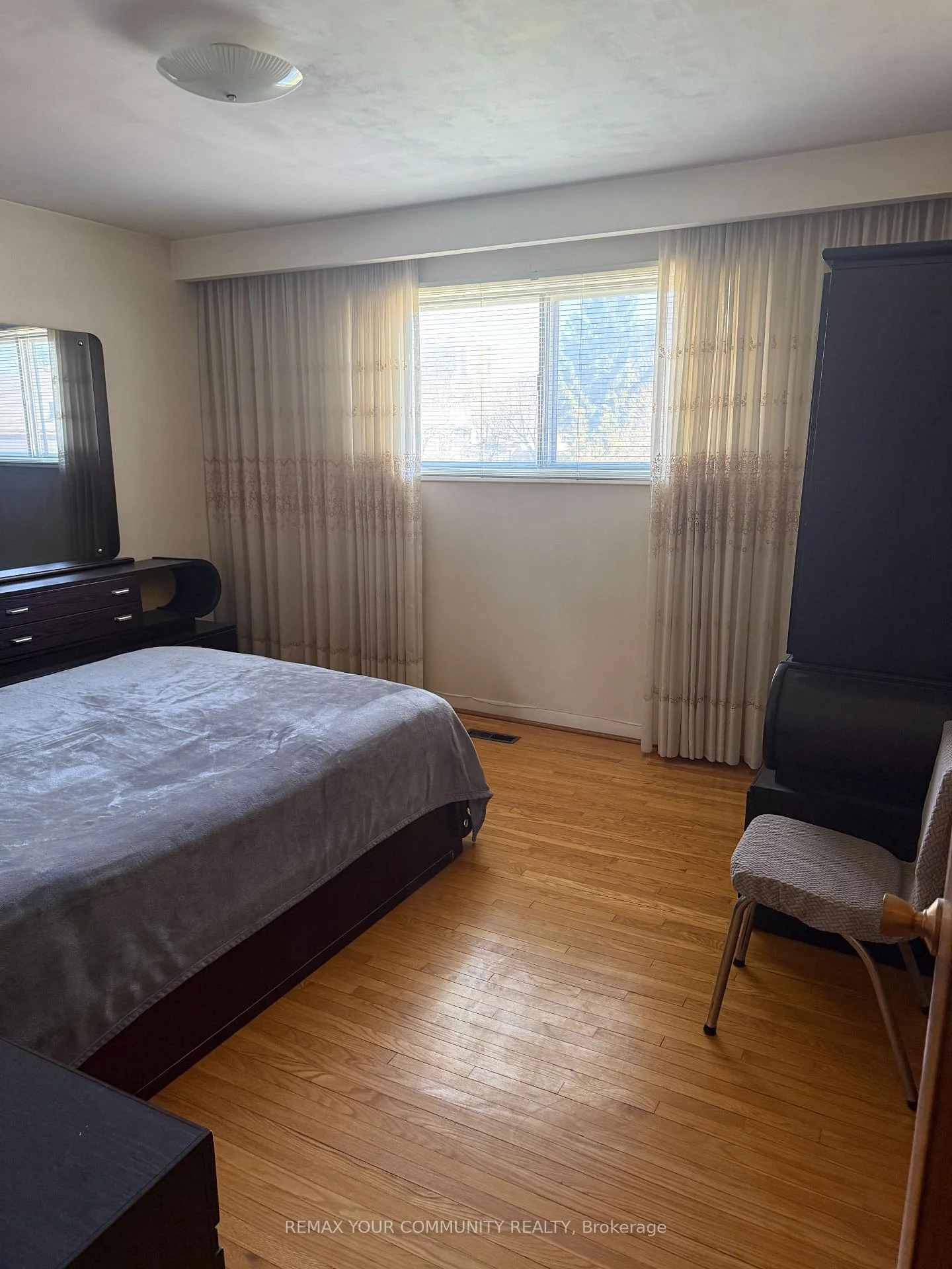 Photo 53 of Unit UPPER, 300 Driftwood Avenue, North York, Black Creek — HOMEH