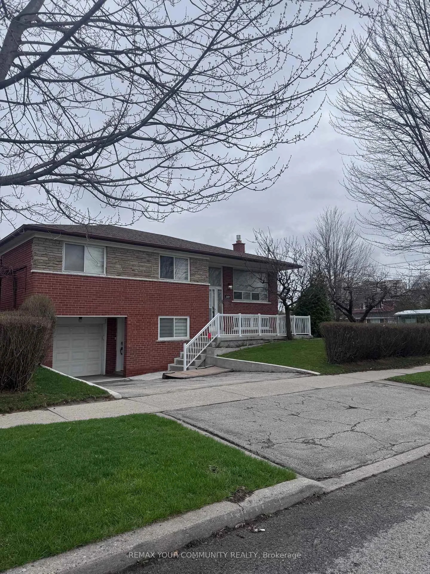 Photo 71 of Unit UPPER, 300 Driftwood Avenue, North York, Black Creek — HOMEH