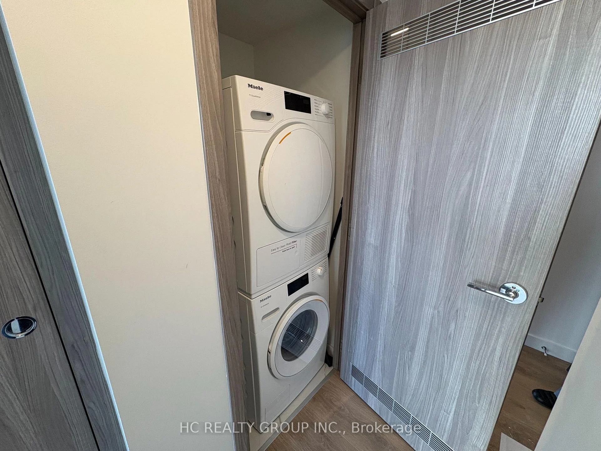 Photo 5 of Unit 2301, 38 Widmer Street, Toronto, Waterfront Communities — HOMEH