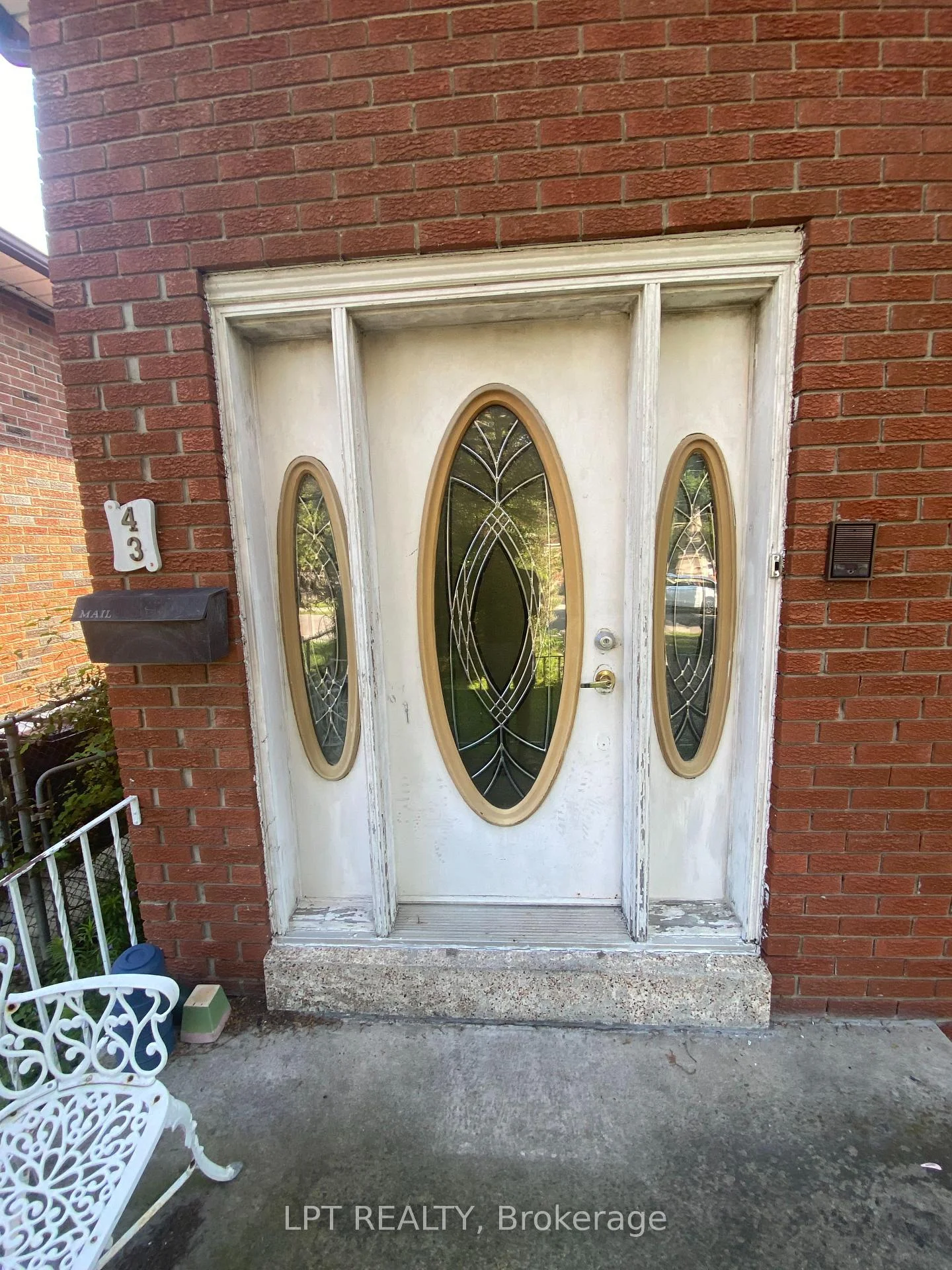 Photo 4 of 43 Sunset Avenue, Etobicoke, Alderwood — HOMEH