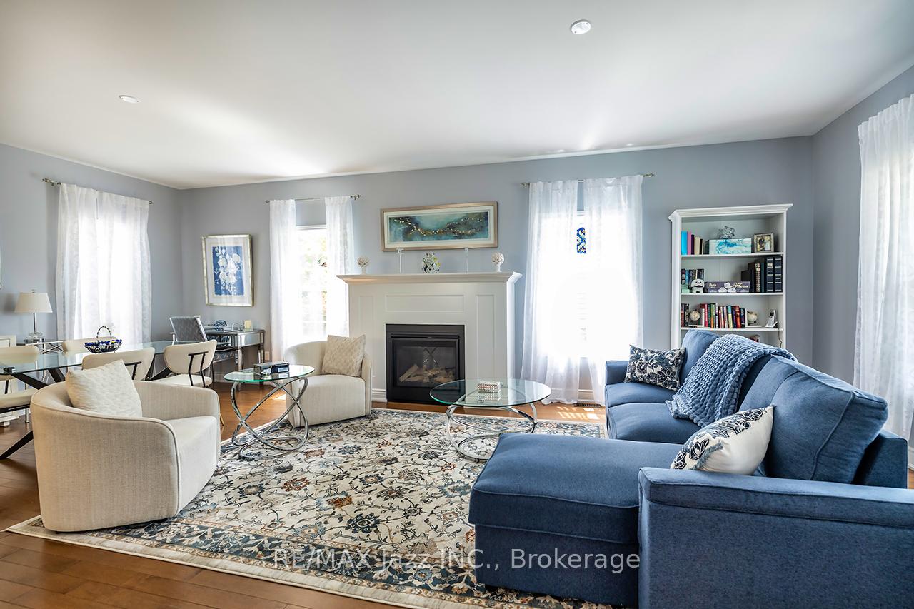 Photo 4 of 808 Hudson Street, Cobourg — HOMEH