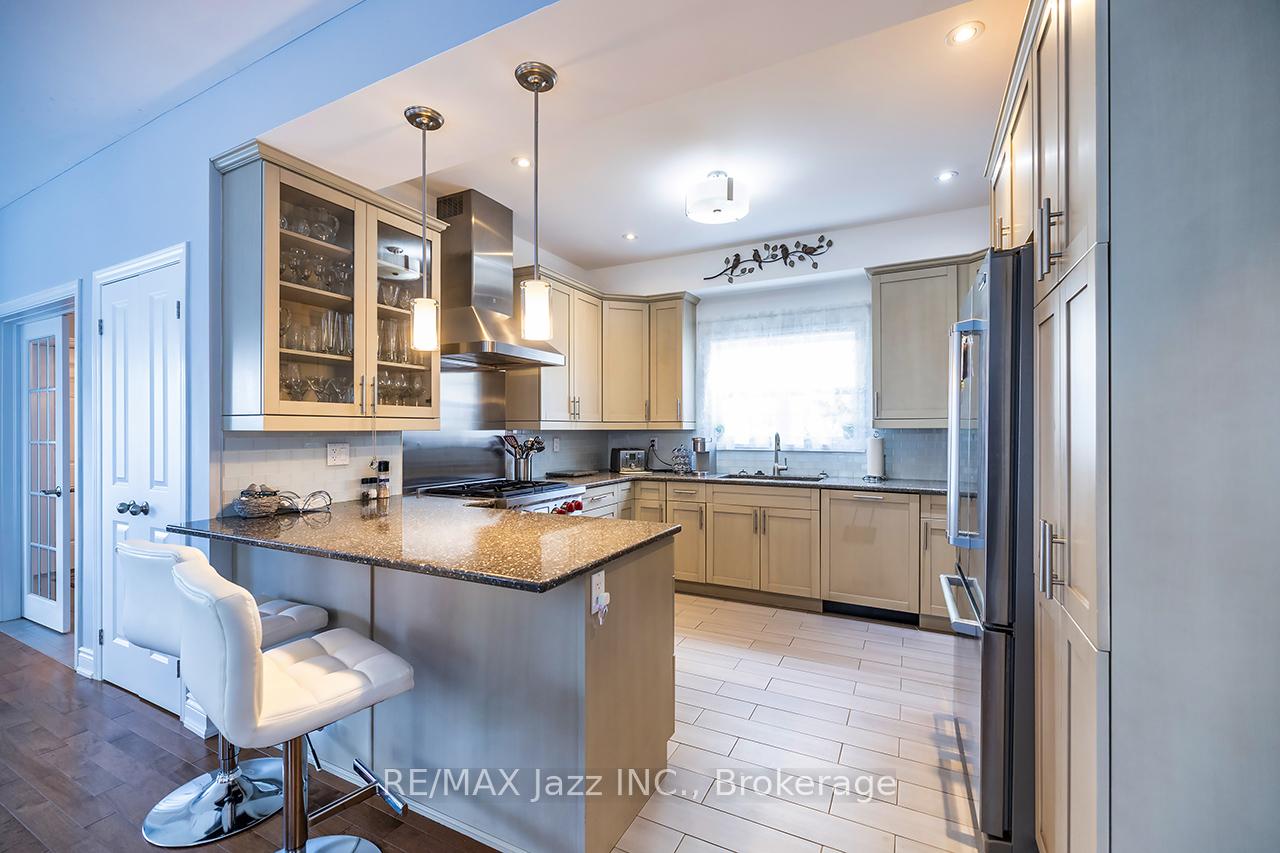 Photo 8 of 808 Hudson Street, Cobourg — HOMEH