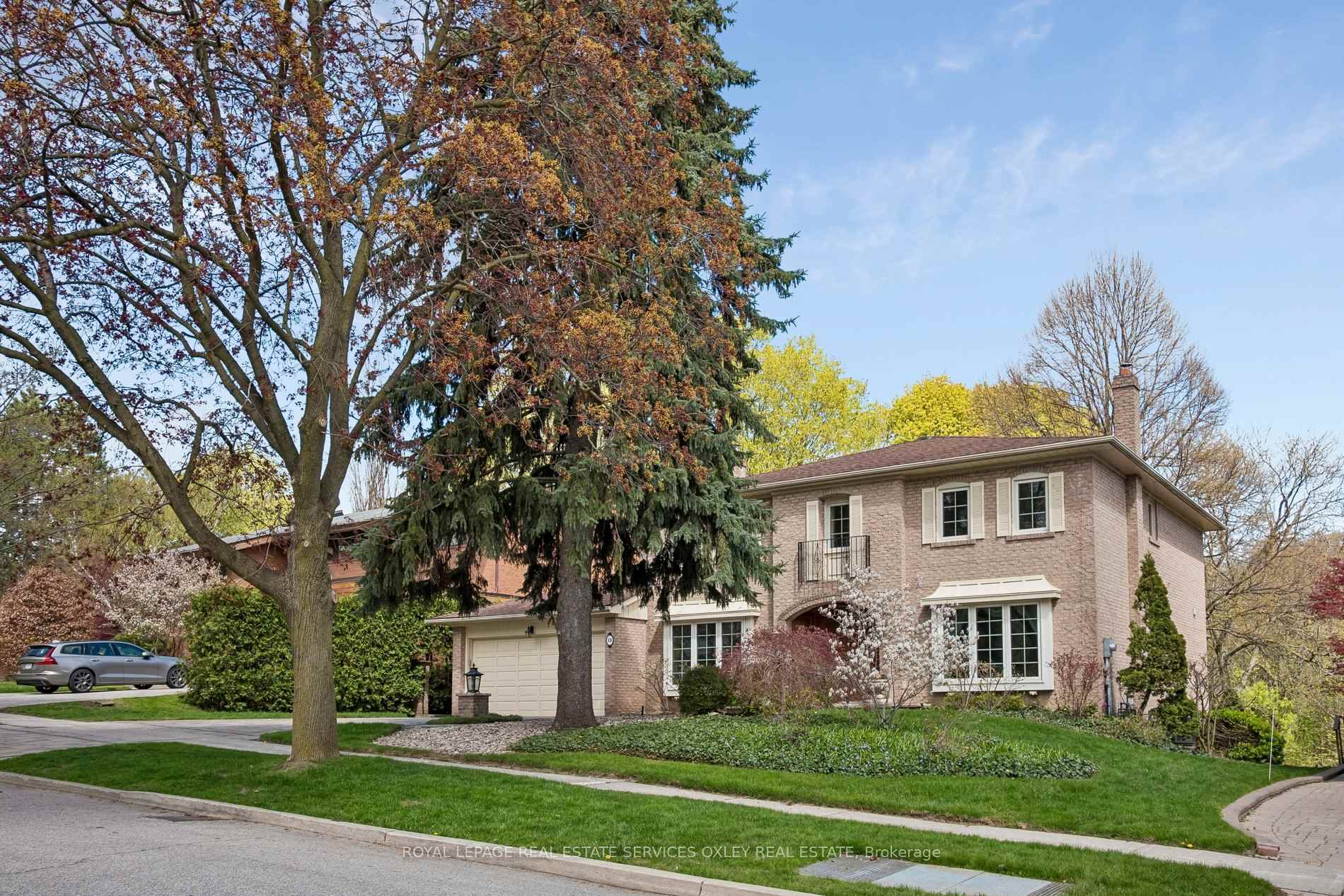 Photo 3 of 18 Swansdown Drive, North York, St. Andrew-Windfields — HOMEH