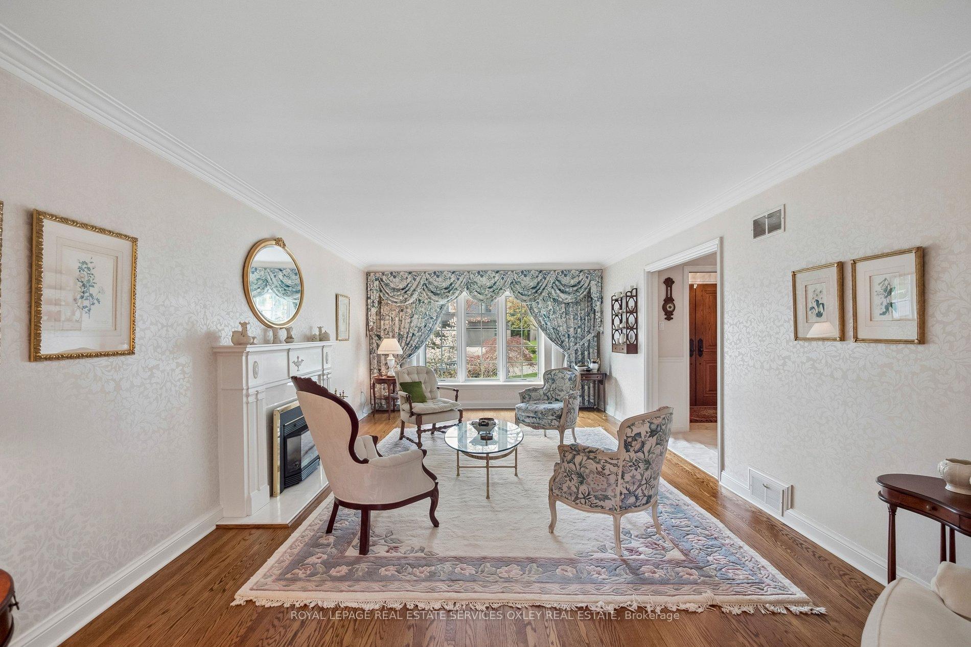 Photo 8 of 18 Swansdown Drive, North York, St. Andrew-Windfields — HOMEH