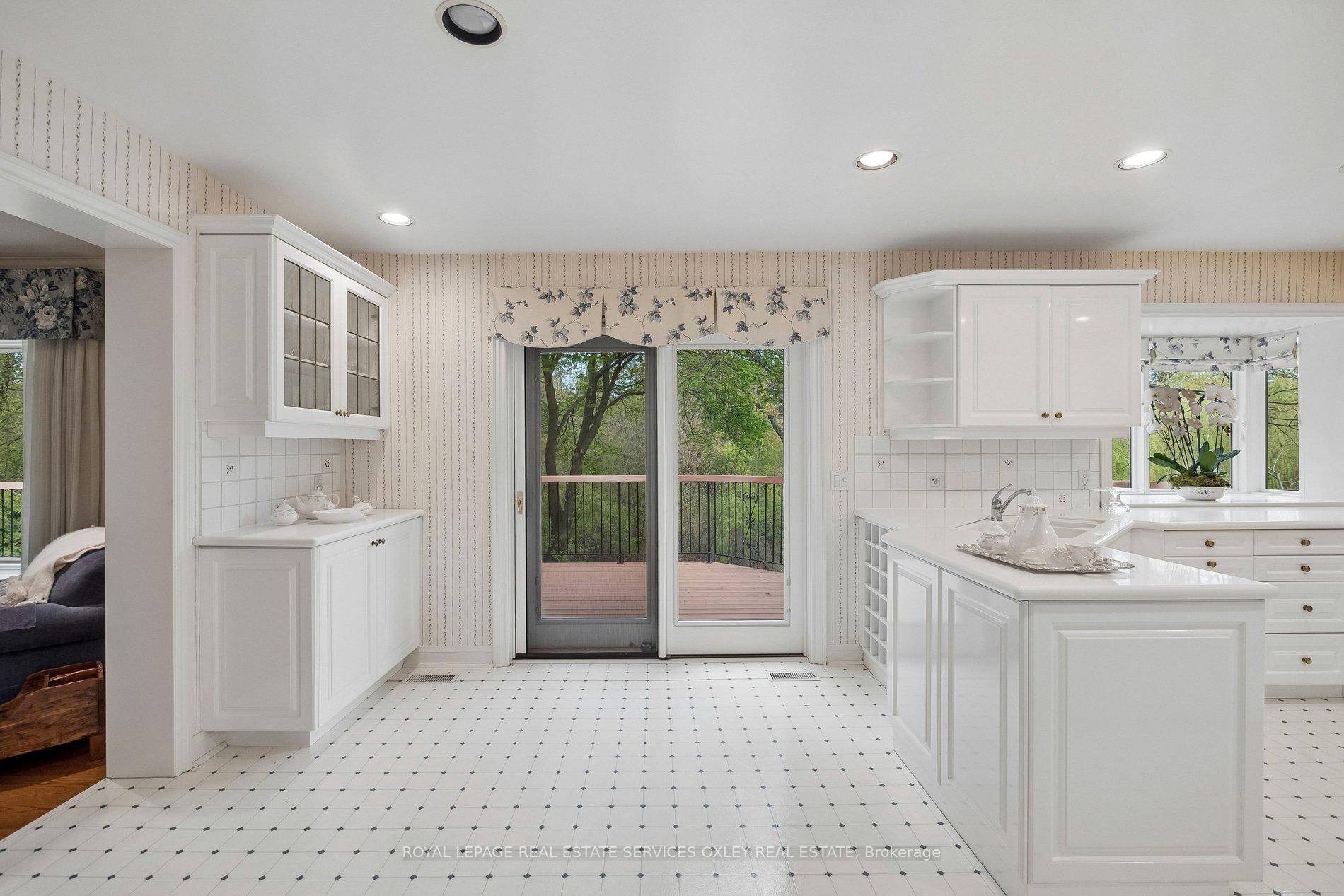 Photo 15 of 18 Swansdown Drive, North York, St. Andrew-Windfields — HOMEH