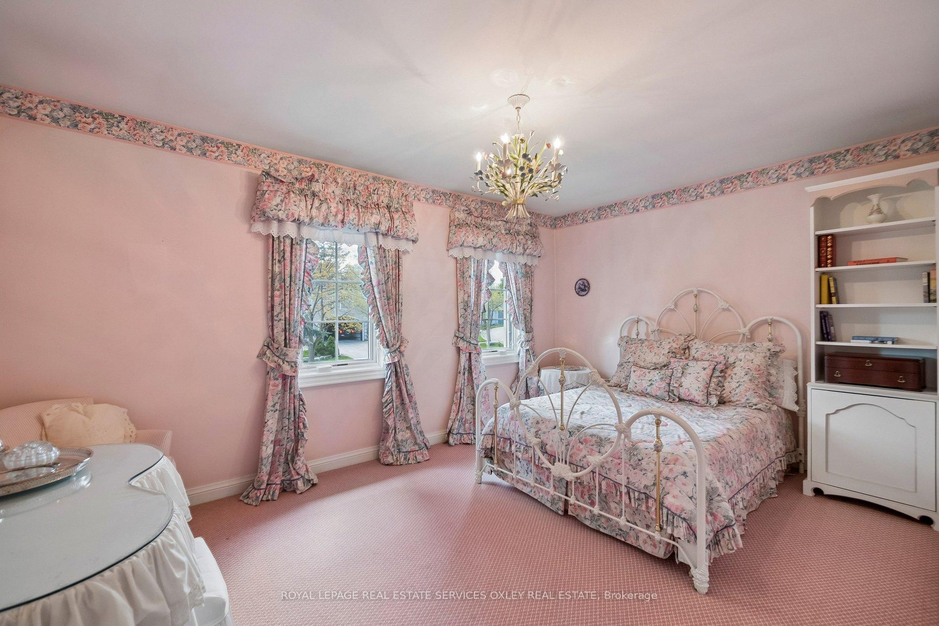 Photo 34 of 18 Swansdown Drive, North York, St. Andrew-Windfields — HOMEH