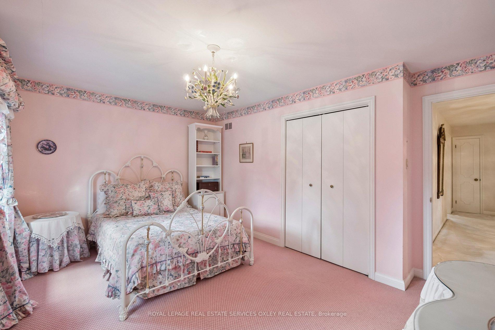 Photo 35 of 18 Swansdown Drive, North York, St. Andrew-Windfields — HOMEH